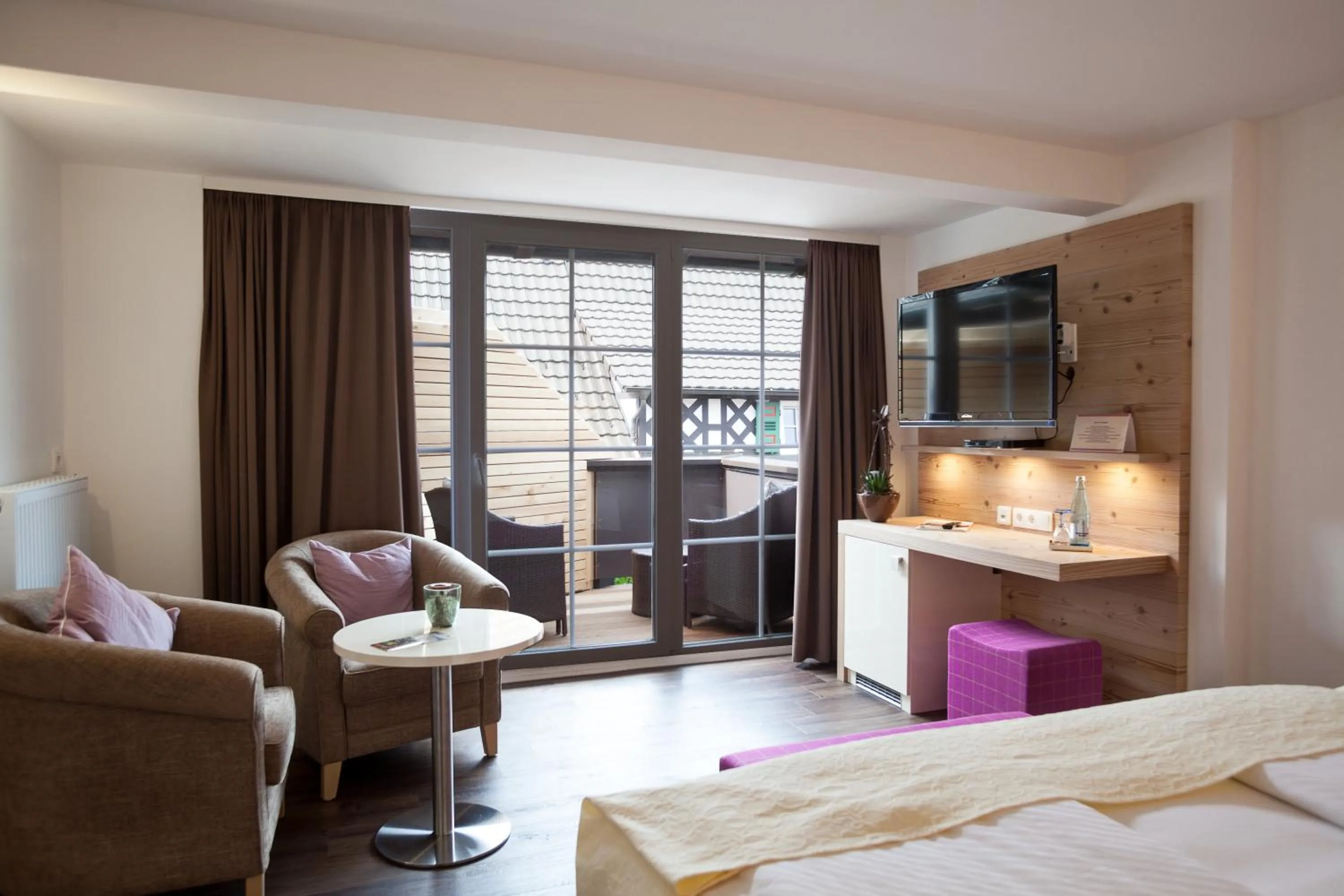 Photo of the whole room, Bed in Hotel Restaurant Der Engel, Sasbachwalden