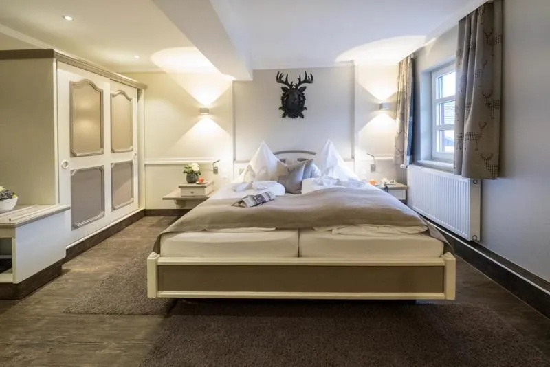 Photo of the whole room, Bed in Hotel Restaurant Der Engel, Sasbachwalden