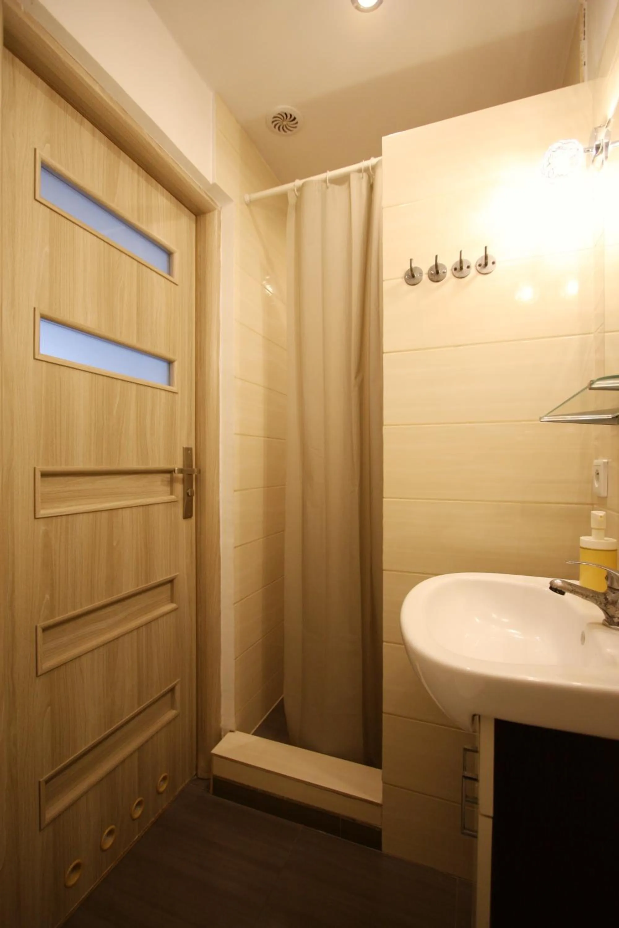 Pokoje Nadrzeczna 45