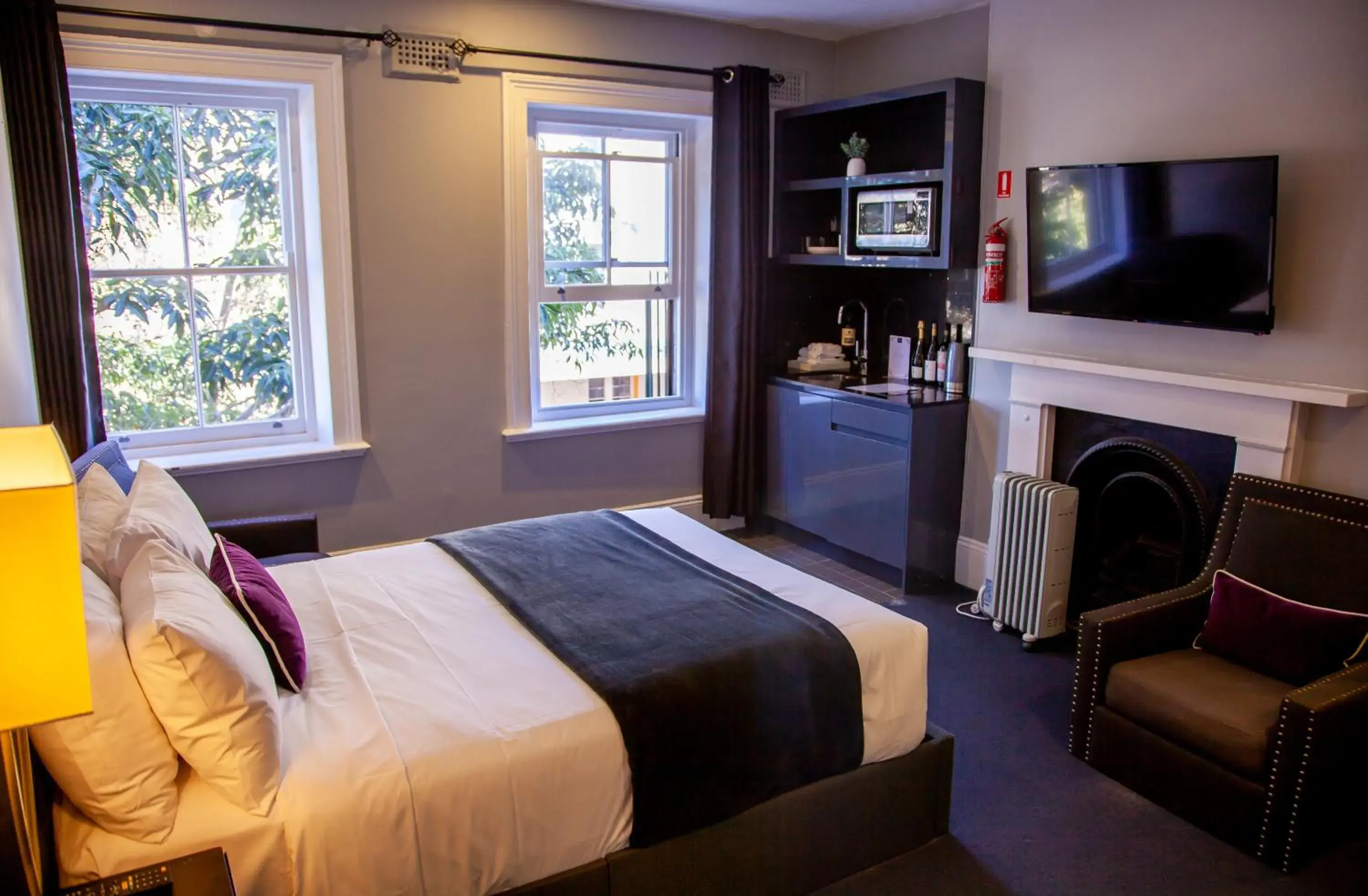 Double Room with Shared Bathroom in Bayswater Boutique Lodge Double Room with Shared Bathroom in Bayswater Boutique Lodge