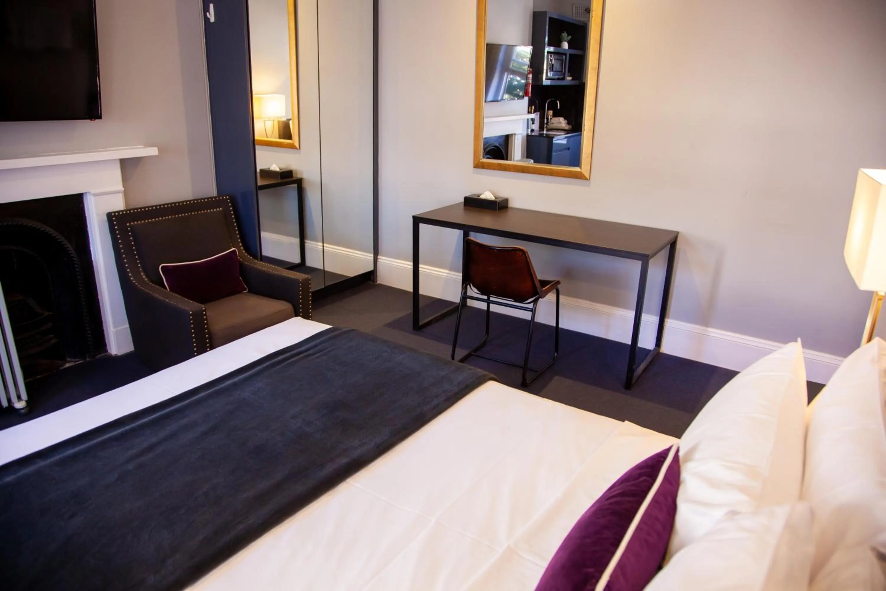 Bed in Bayswater Boutique Lodge