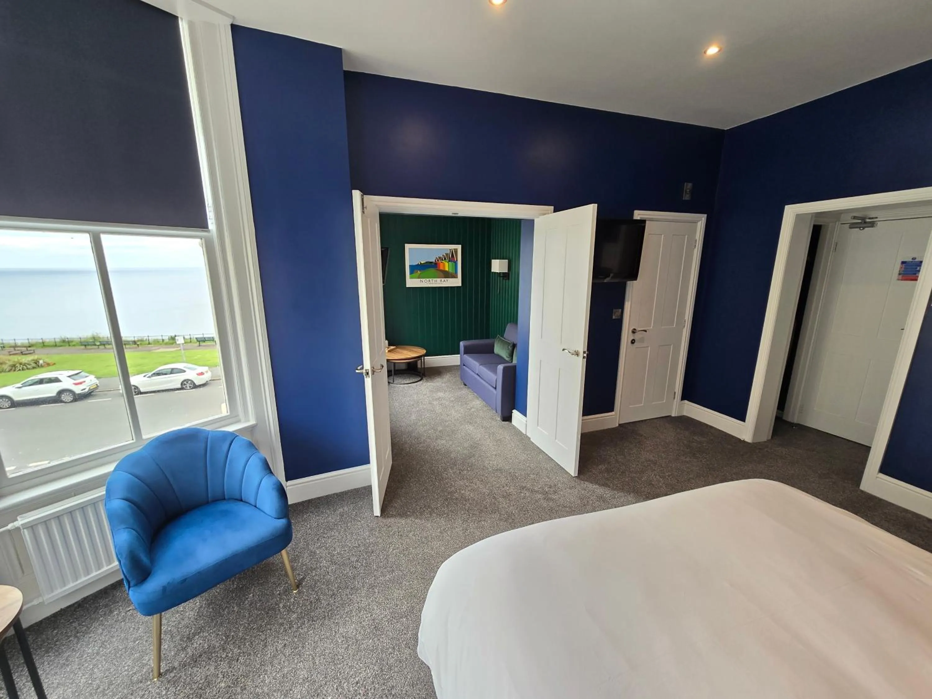 Bed in Delmont Hotel & View Restaurant