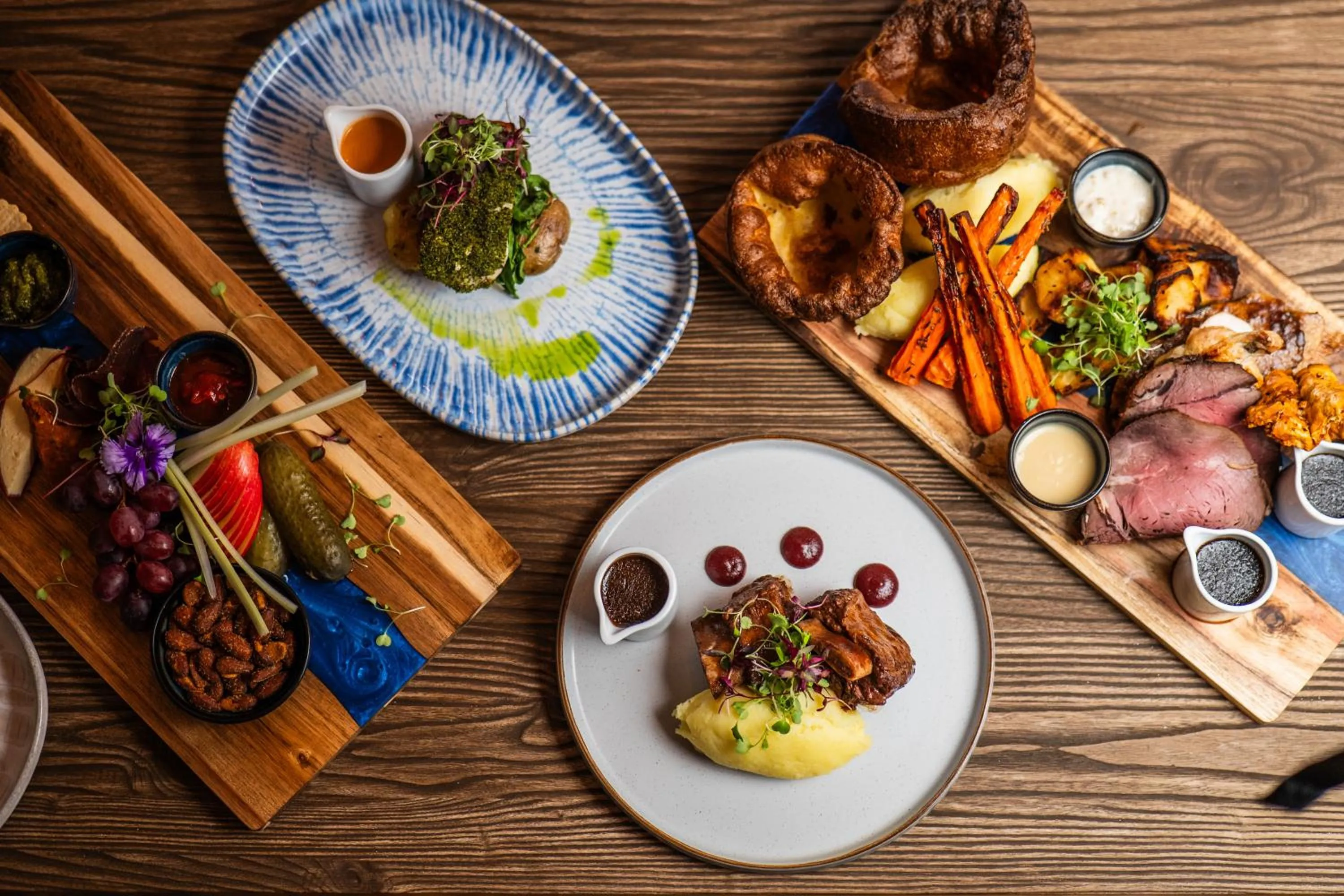 Restaurant/places to eat in Delmont Hotel & View Restaurant