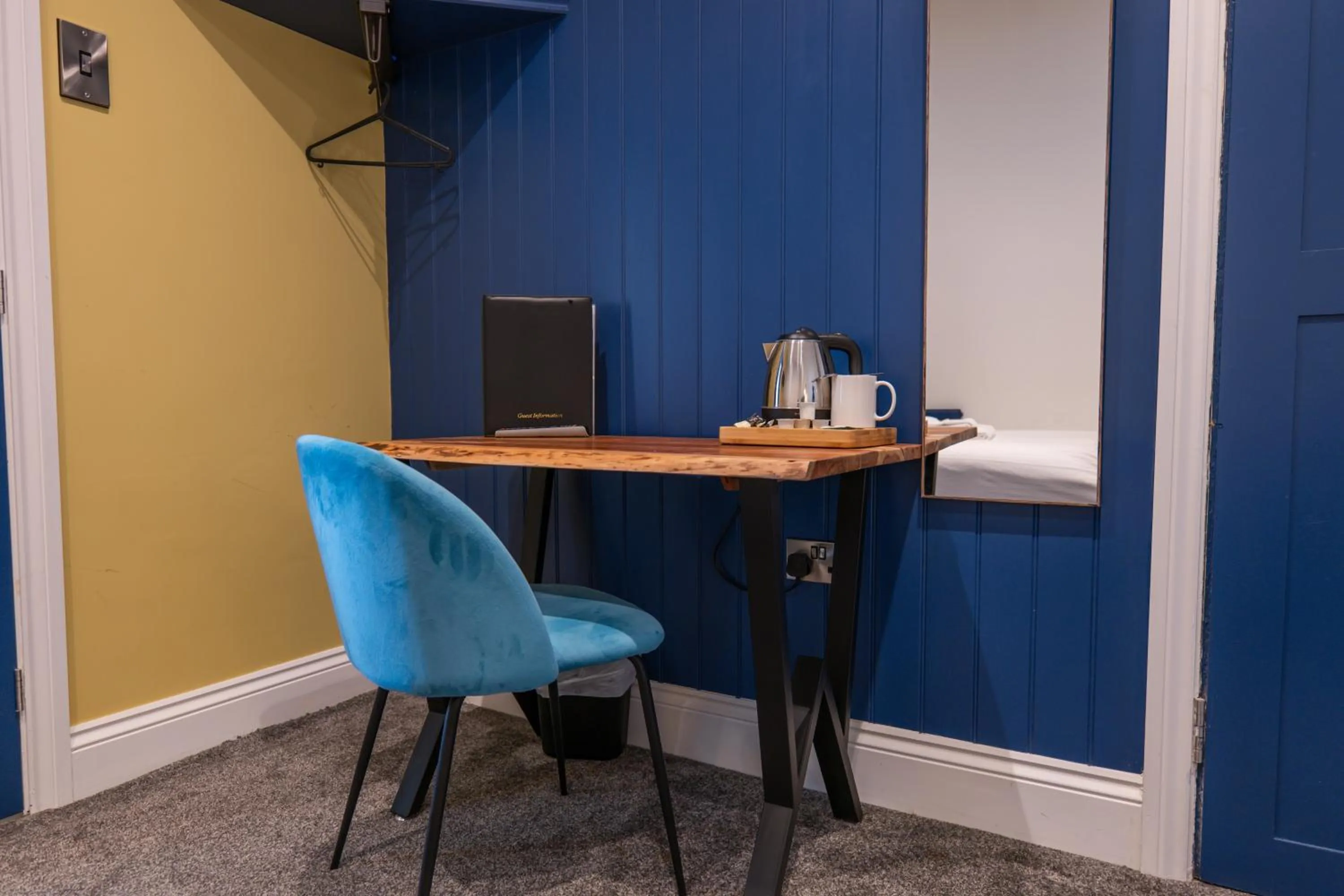 Coffee/tea facilities in Delmont Hotel & View Restaurant