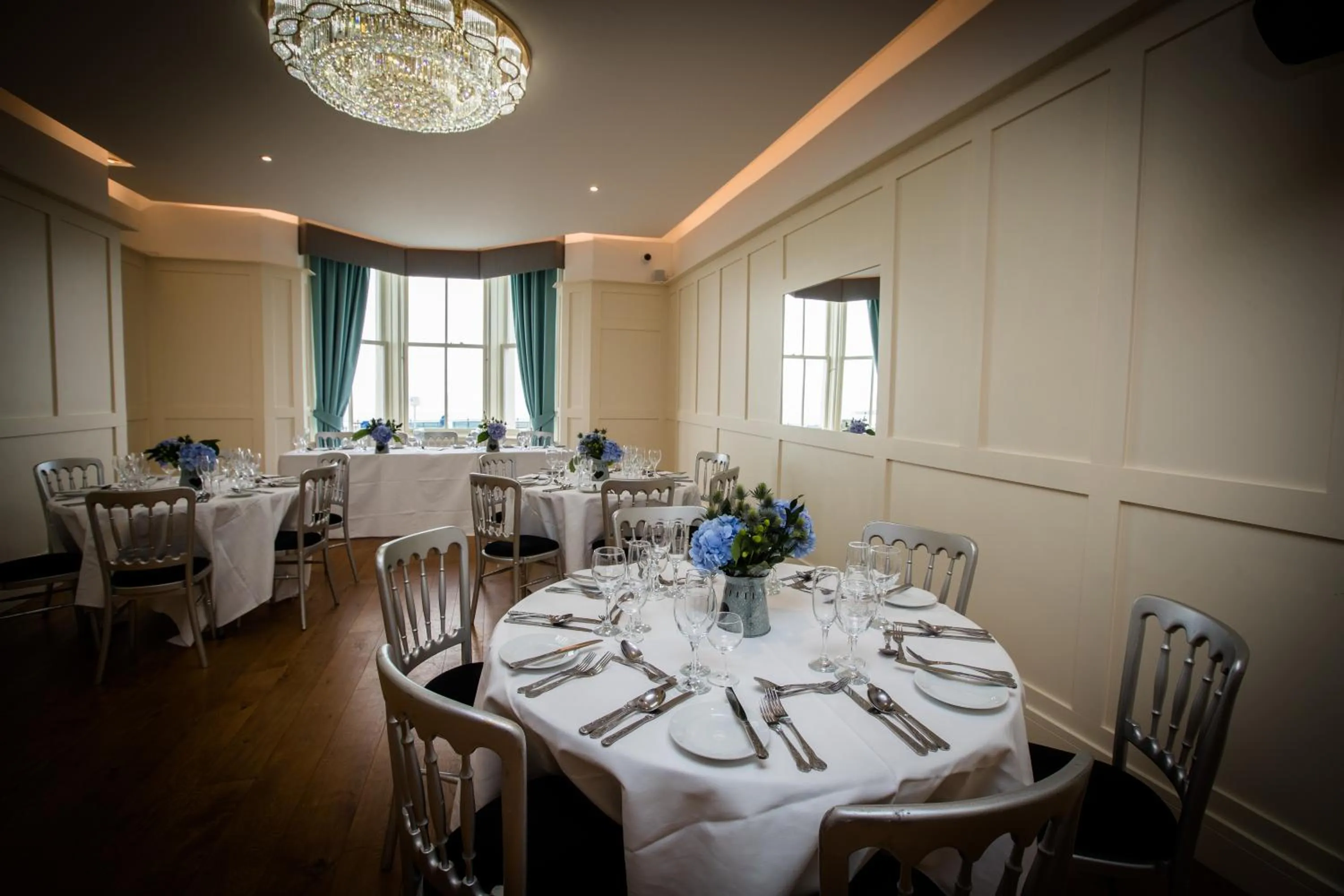 Banquet/Function facilities in Delmont Hotel & View Restaurant