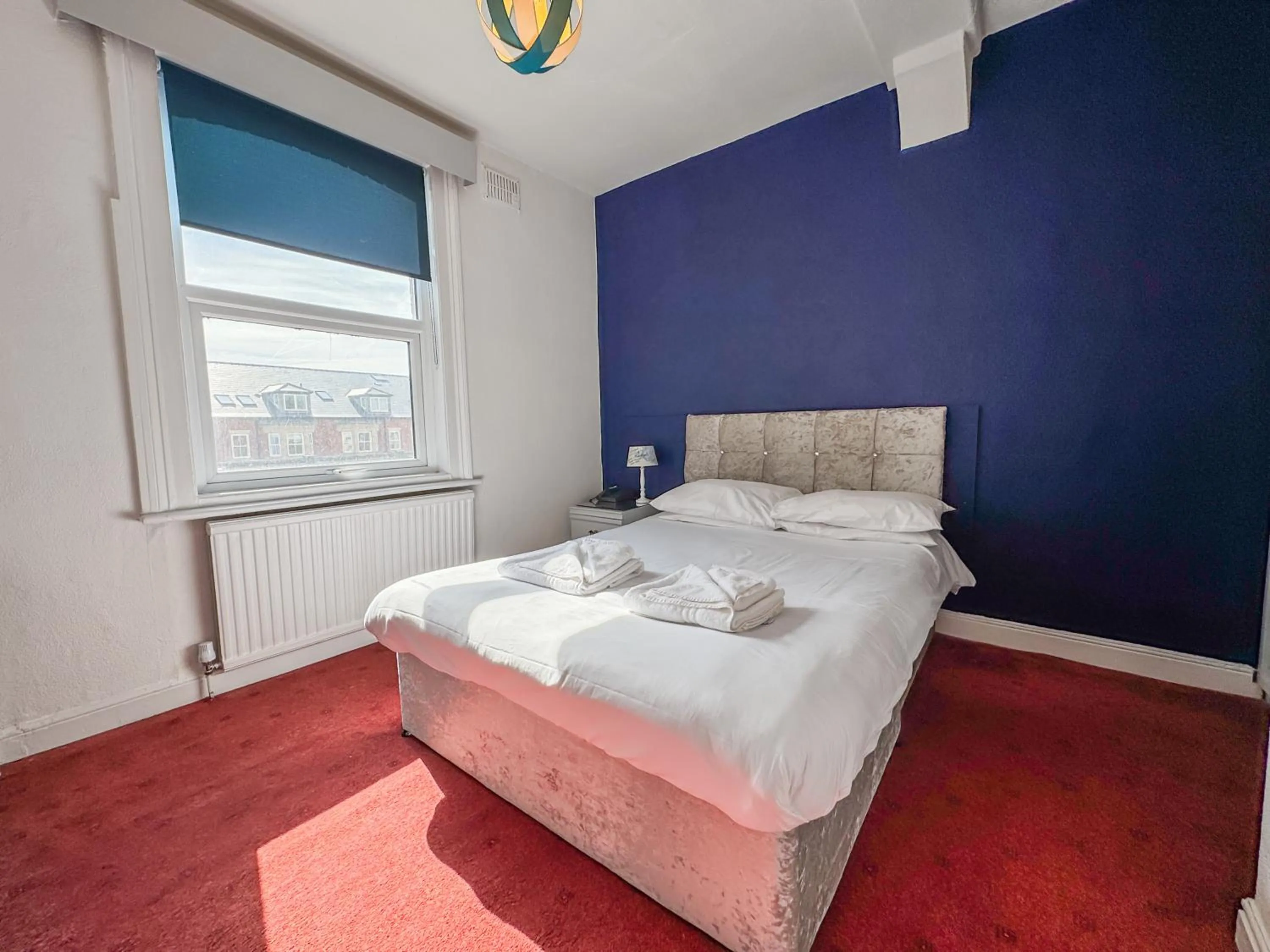 Bedroom, Bed in Delmont Hotel & View Restaurant