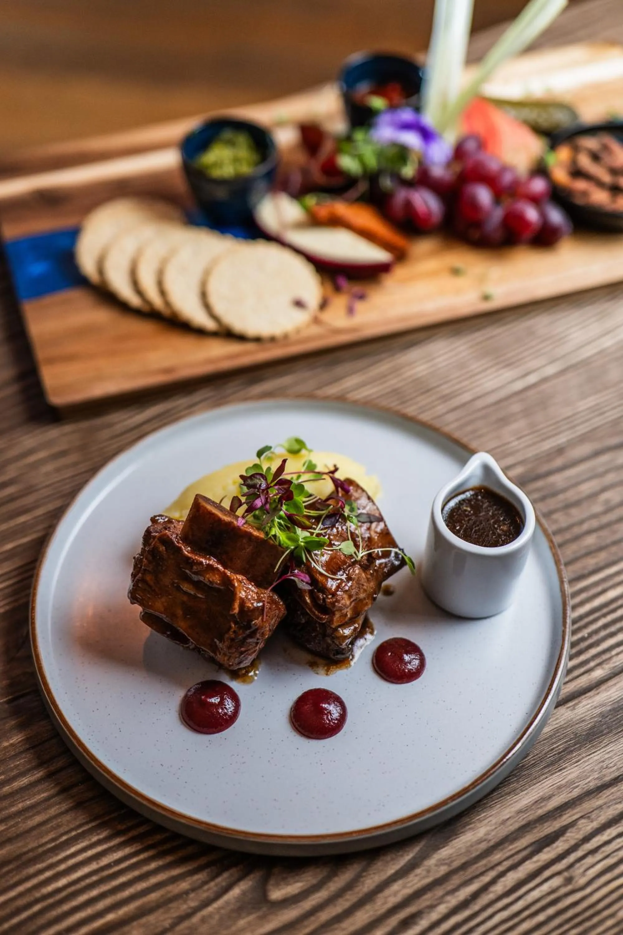 Restaurant/places to eat in Delmont Hotel & View Restaurant