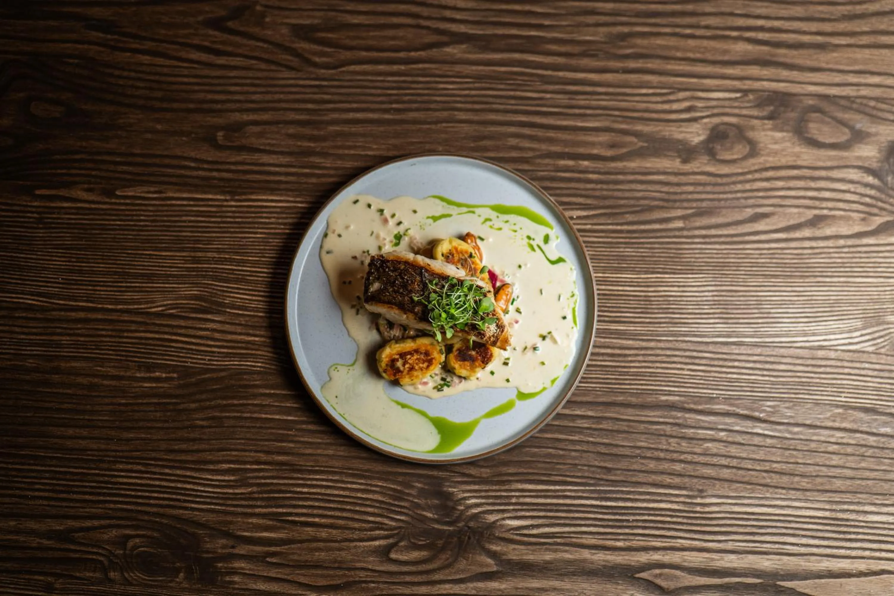 Restaurant/places to eat in Delmont Hotel & View Restaurant