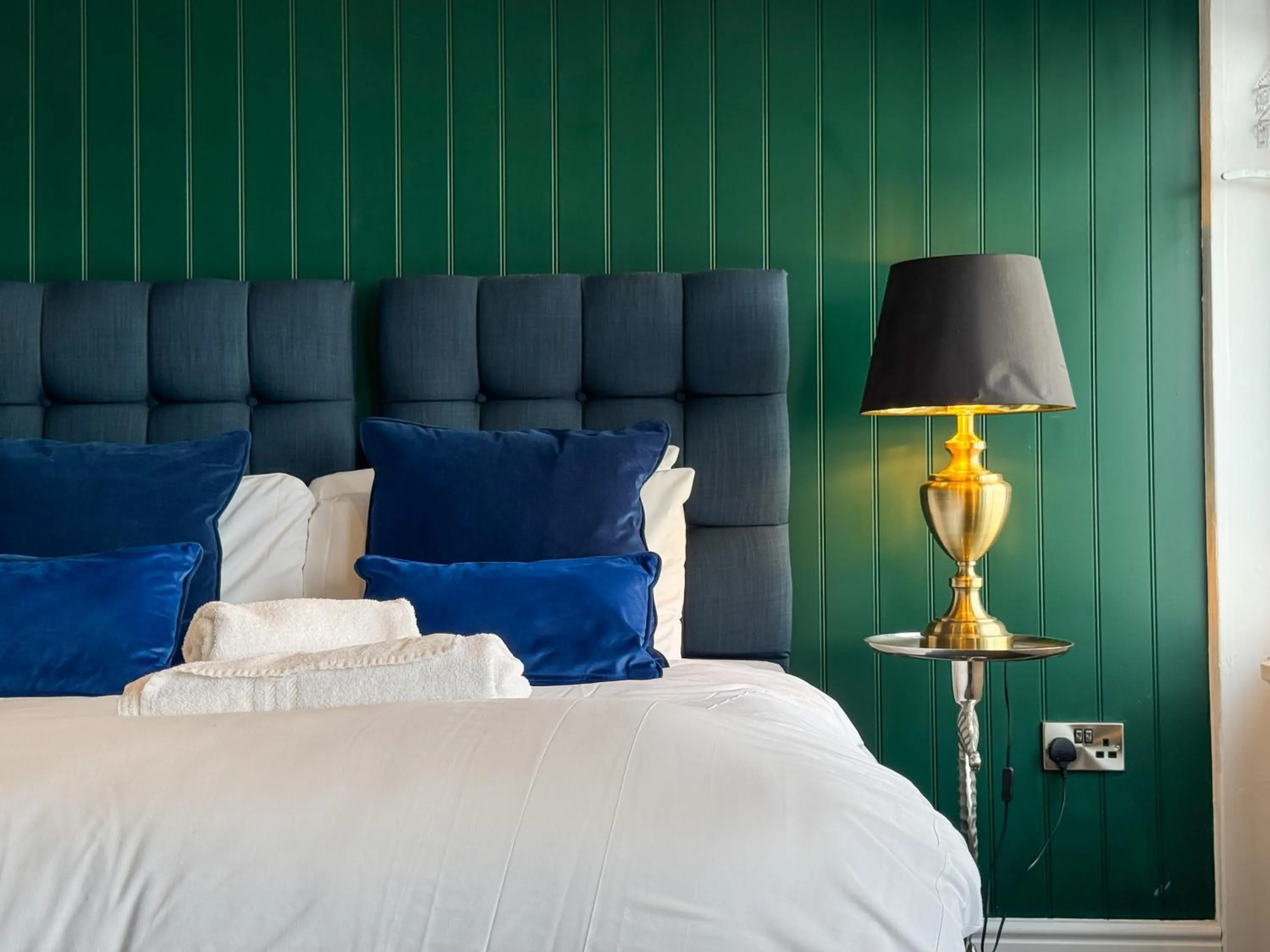 Bed in Delmont Hotel & View Restaurant