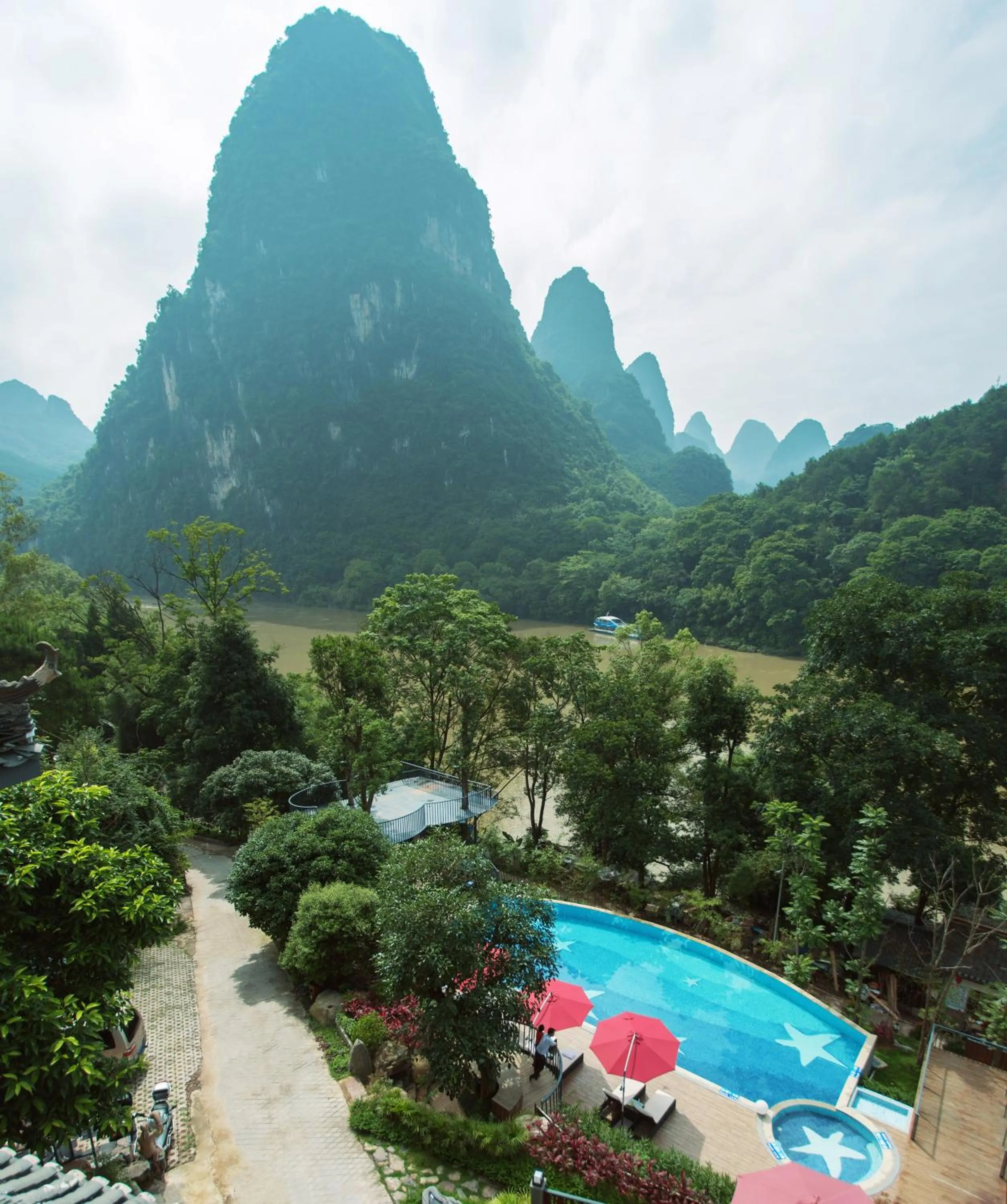 Mountain view in Li River Resort