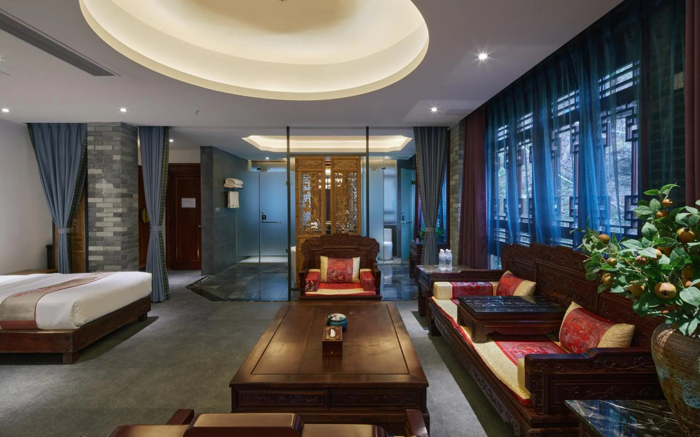 Photo of the whole room, Bed in Li River Resort