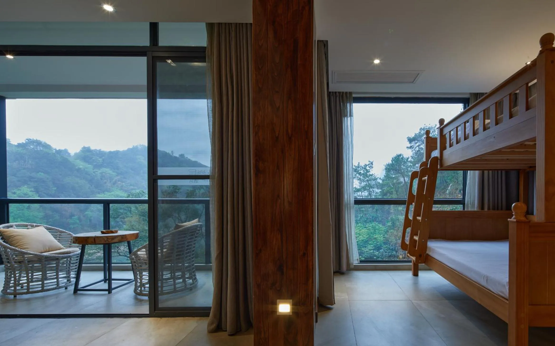 Mountain view, Bed in Li River Resort