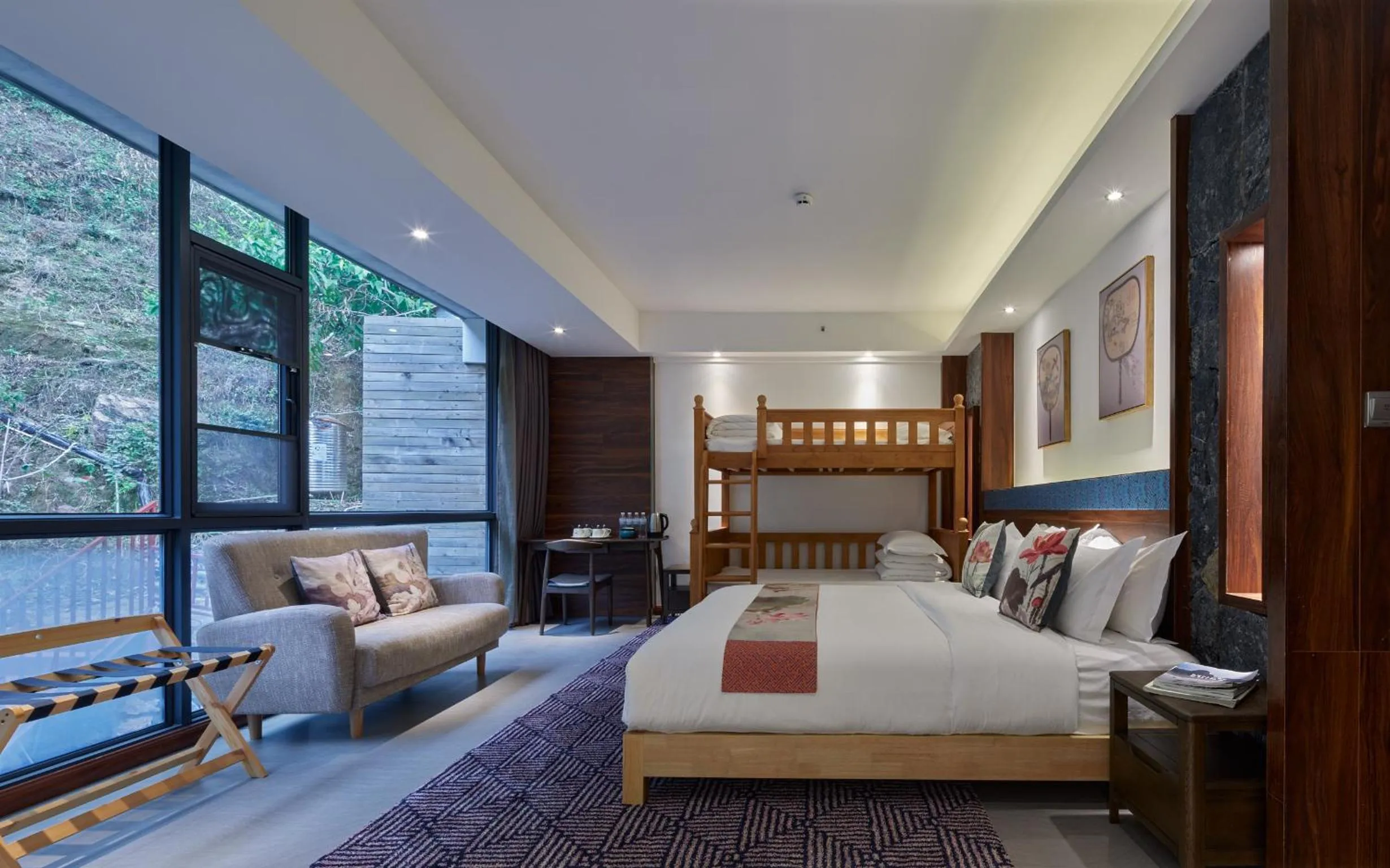 Photo of the whole room, Bed in Li River Resort
