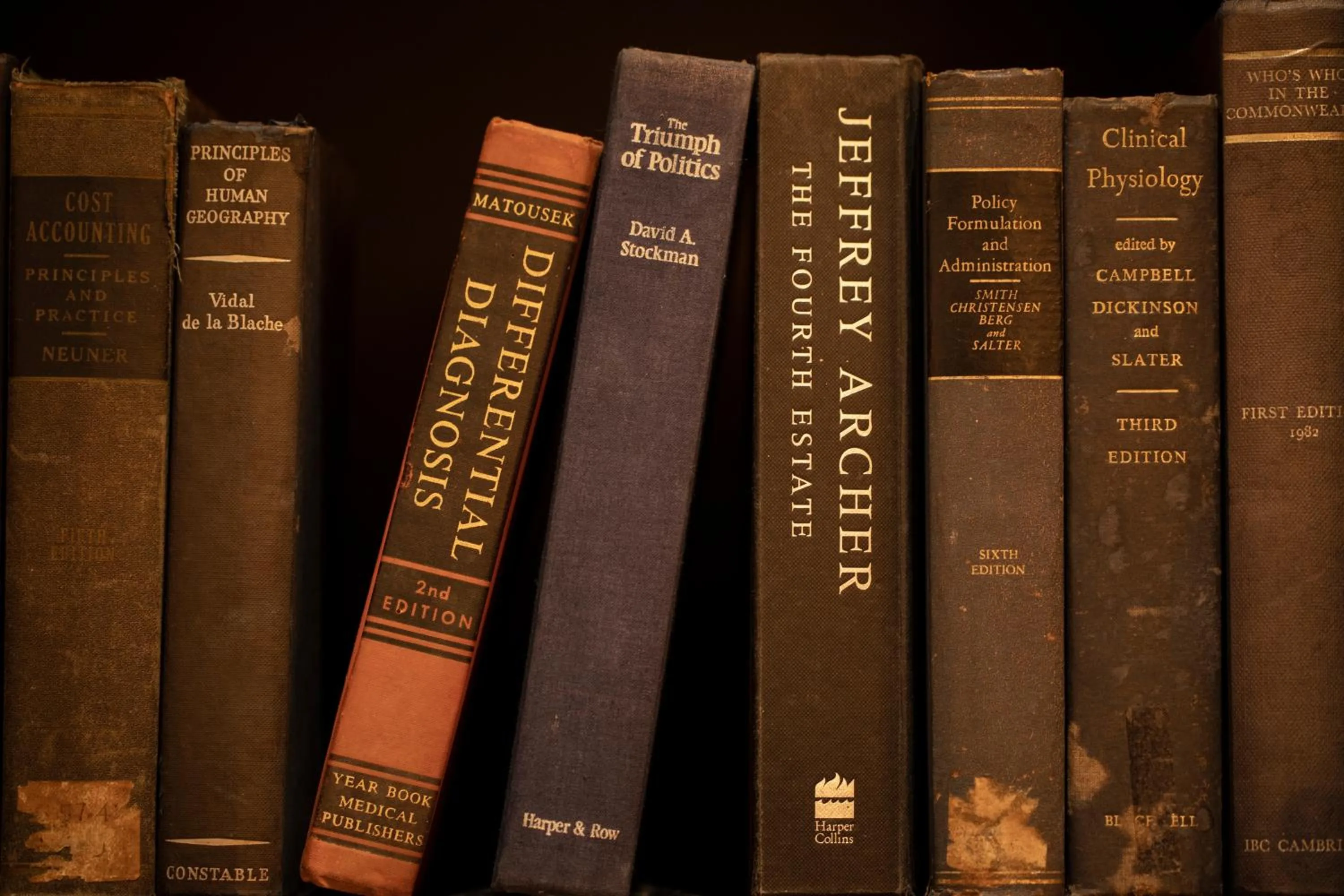 Library in W15 Hanthana Estate Kandy