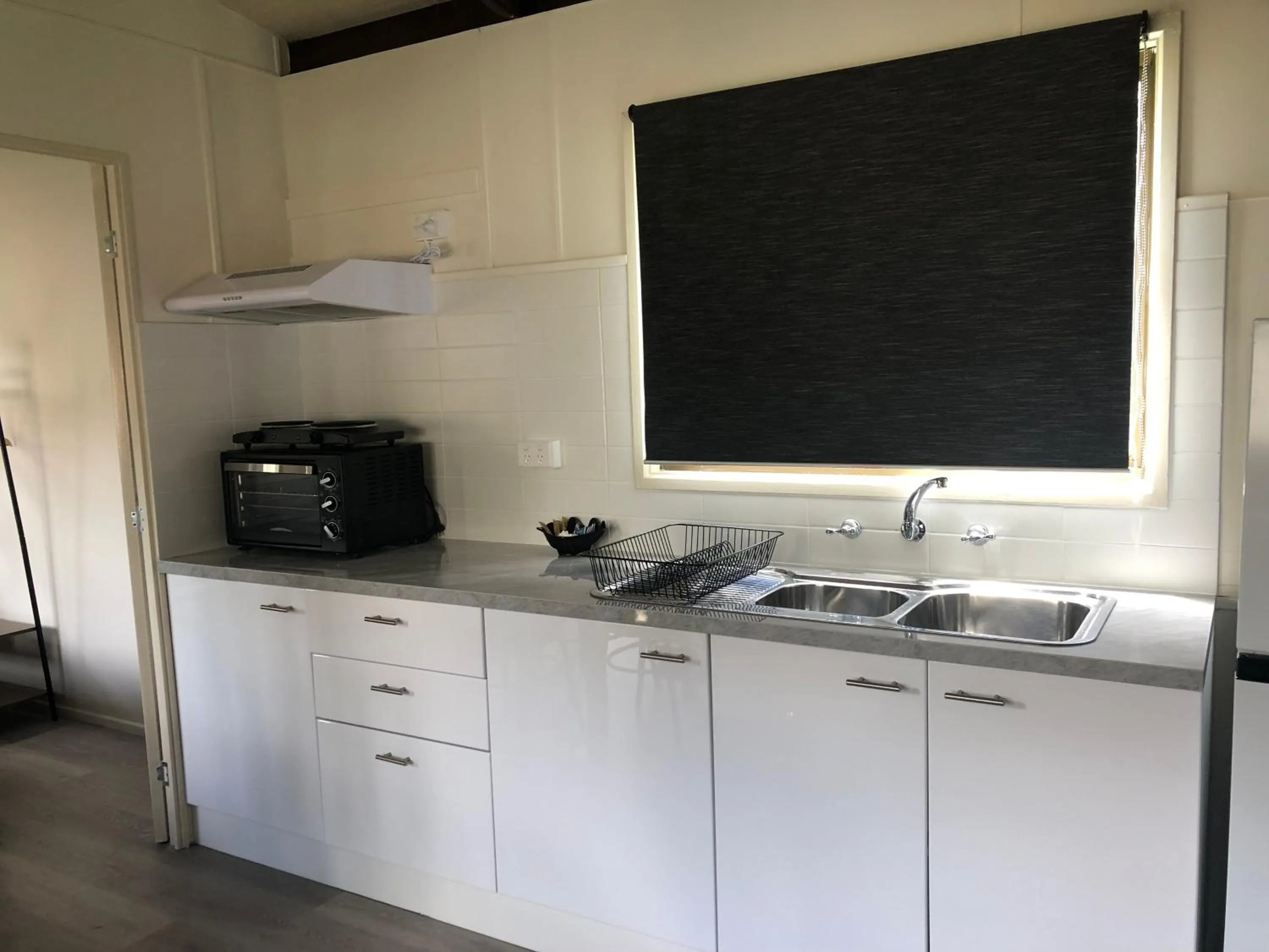 Kitchen or kitchenette in Armidale Tourist Park