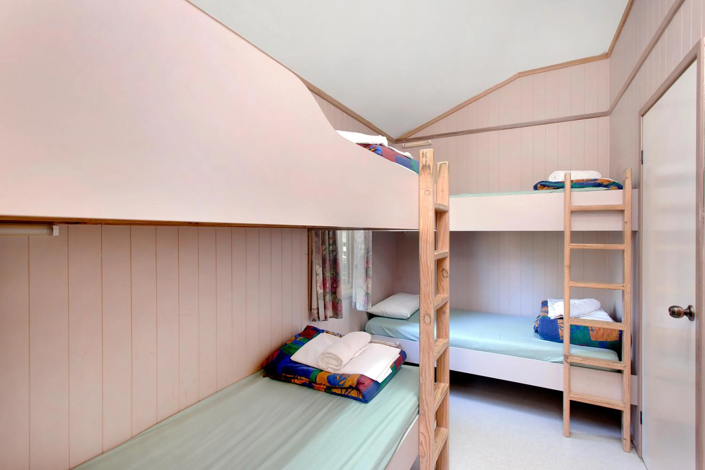 bunk bed, Bed in Armidale Tourist Park