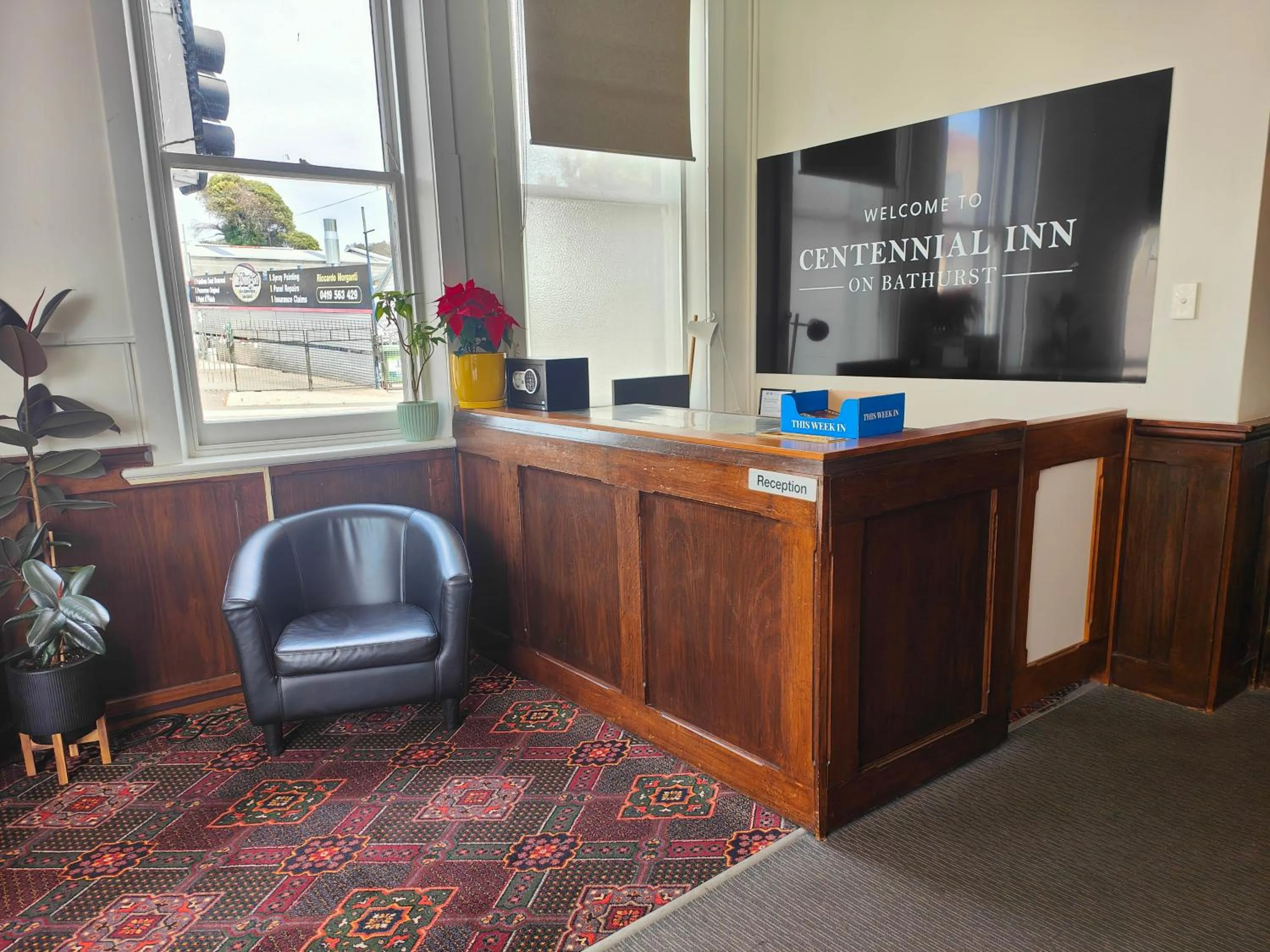 Lobby or reception in Centennial Inn on Bathurst