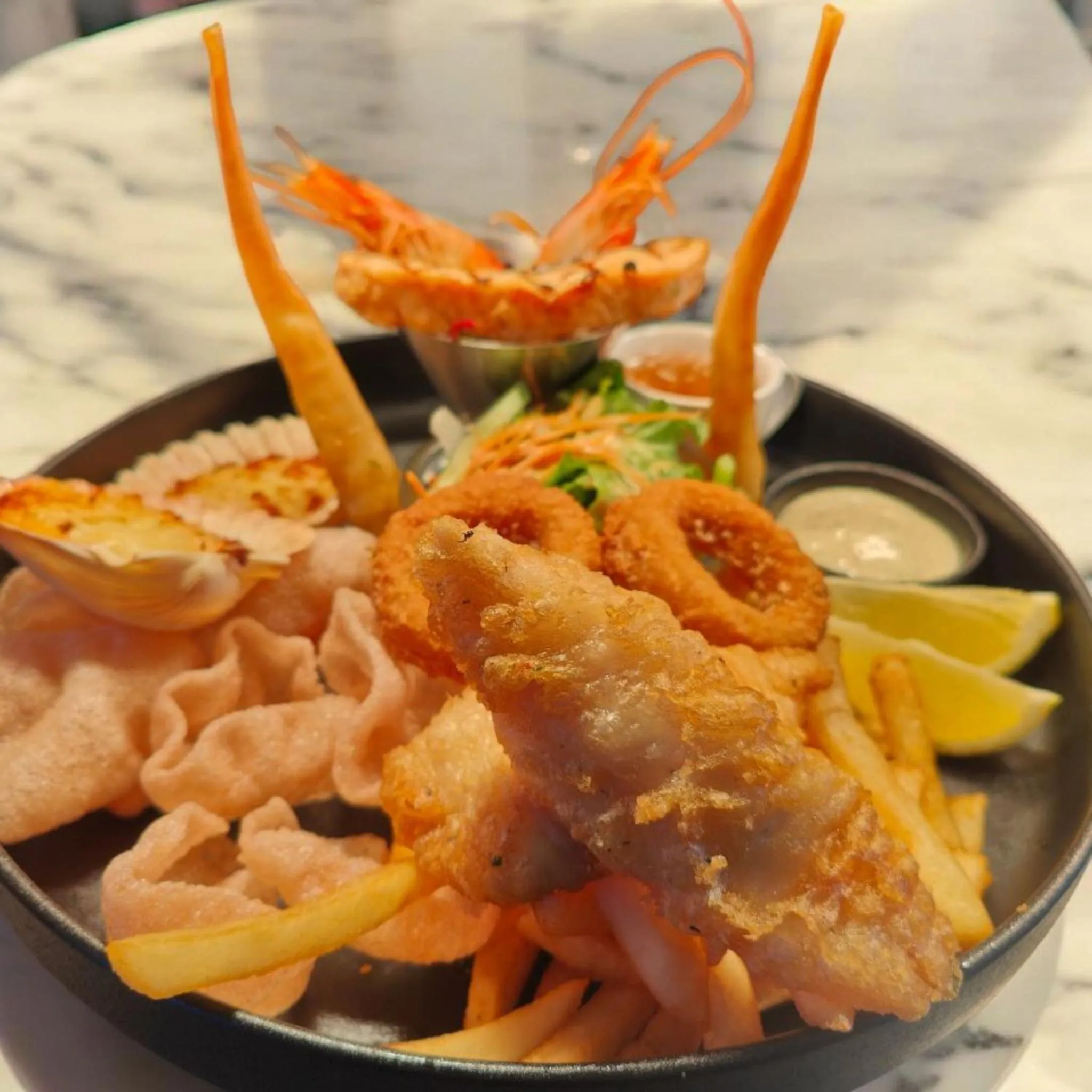 Restaurant/places to eat in Centennial Inn on Bathurst