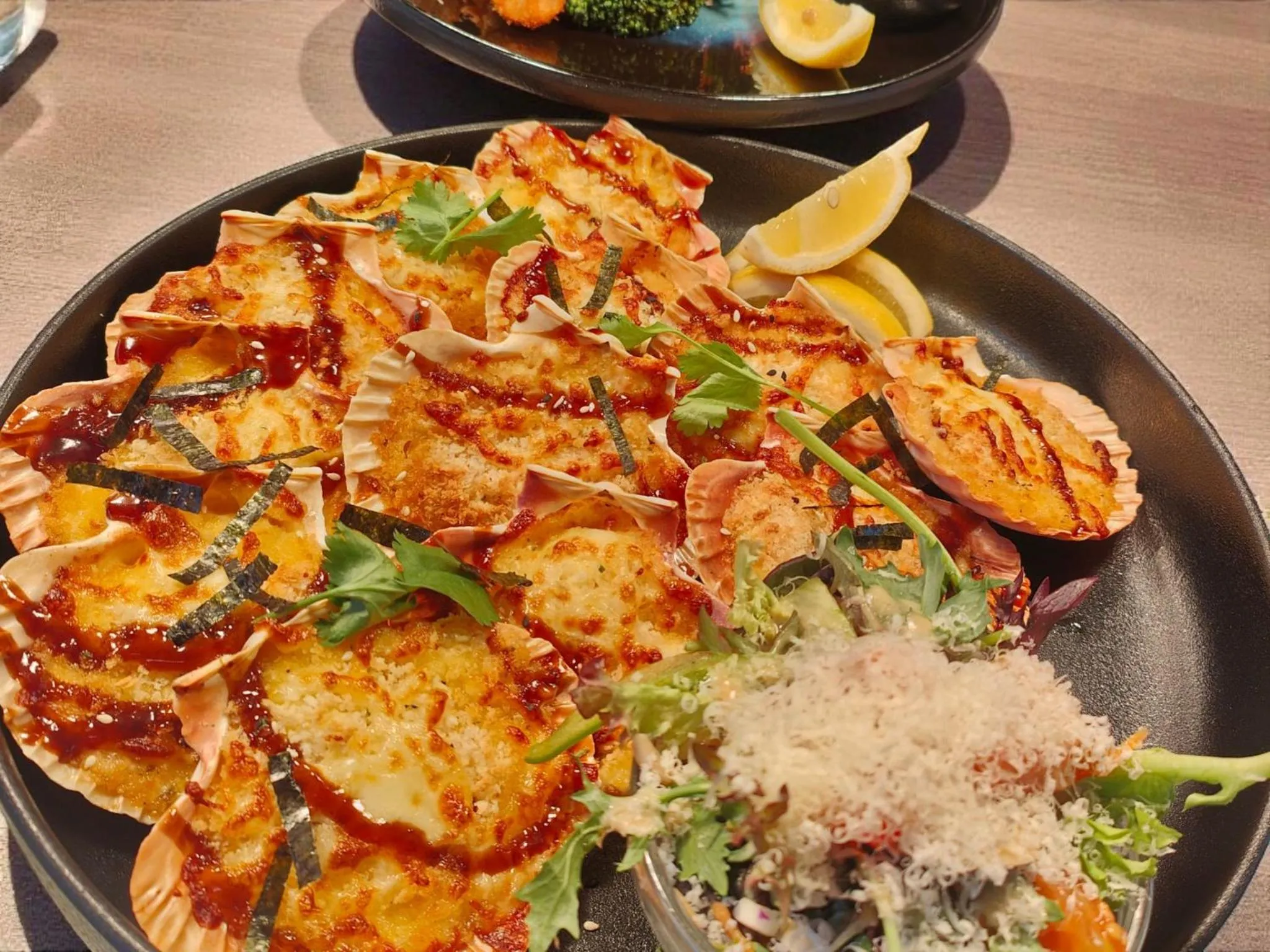 Restaurant/places to eat in Centennial Inn on Bathurst