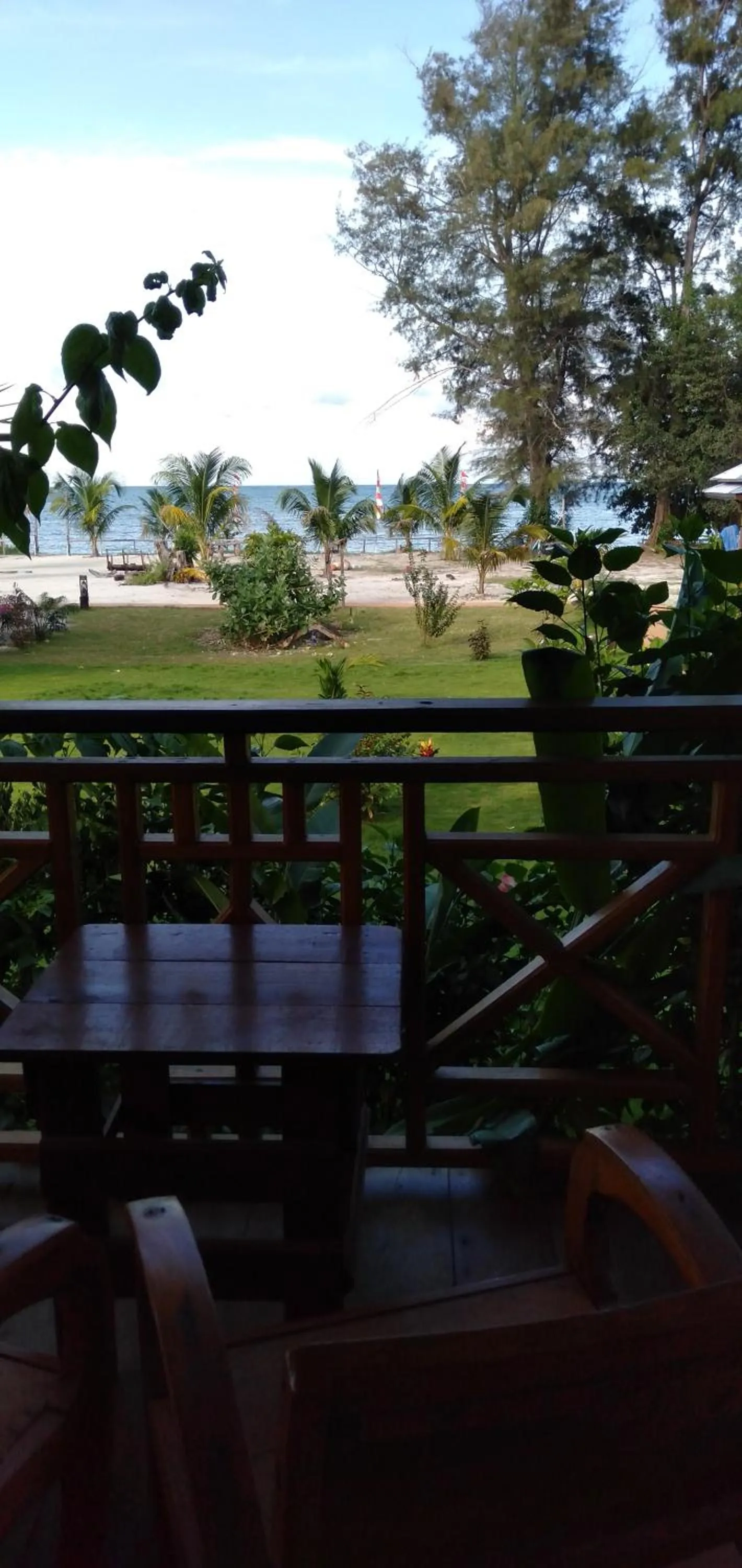 Rock and Wreck Dive Resort