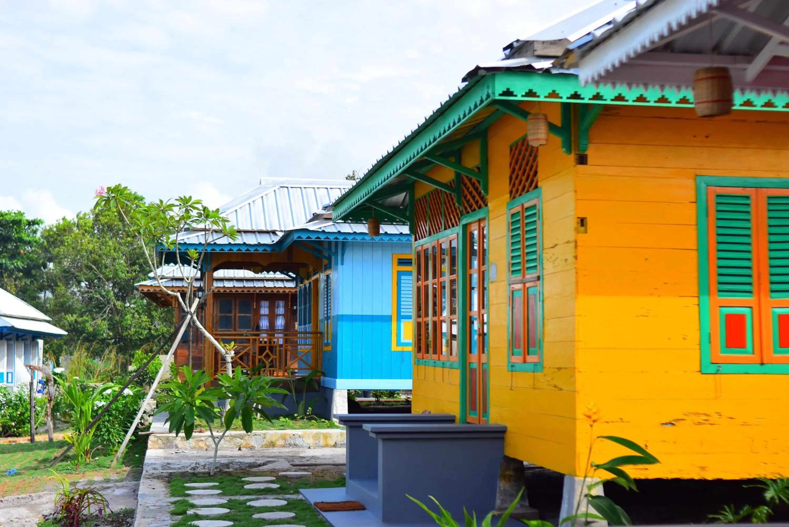 Property building in Rock and Wreck Dive Resort