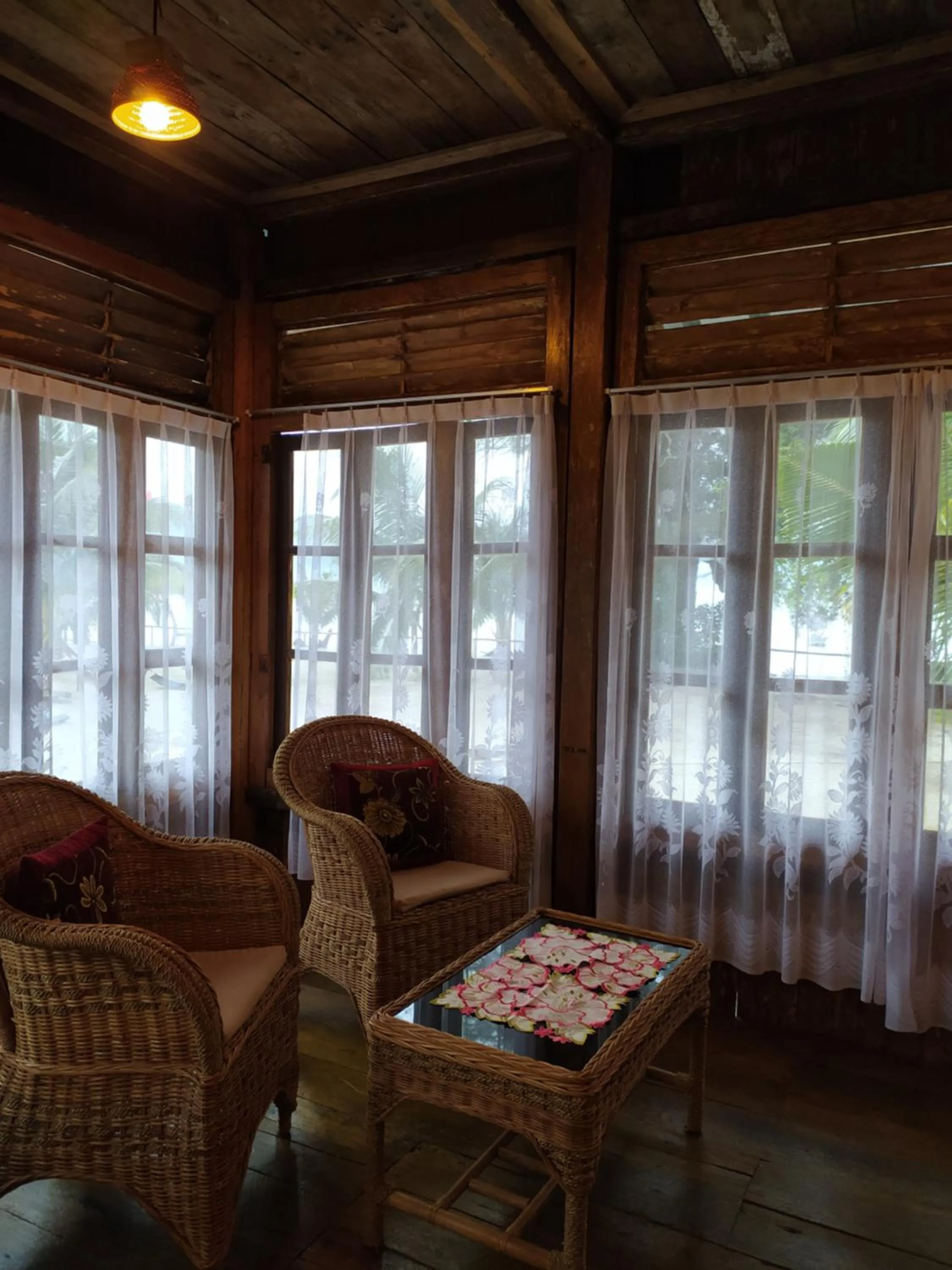 Rock and Wreck Dive Resort