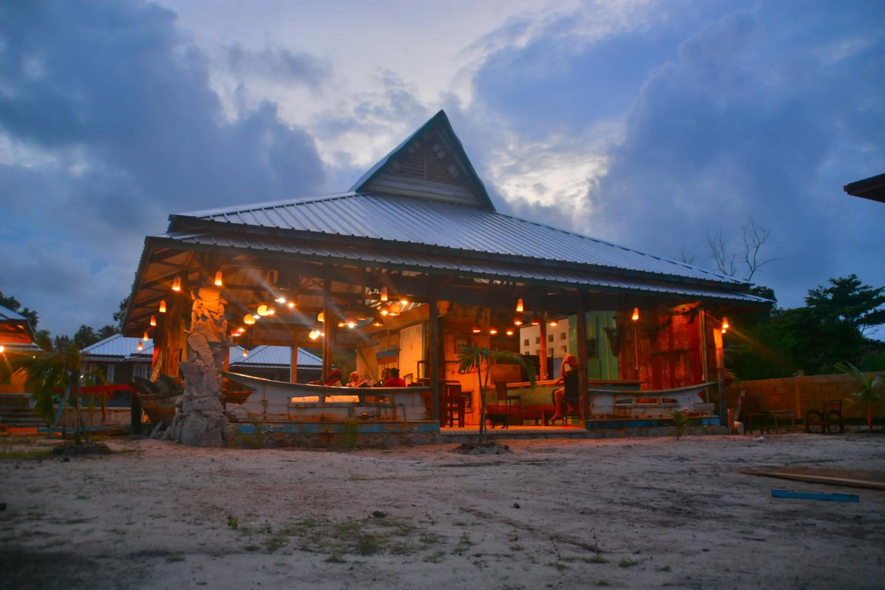 Property building in Rock and Wreck Dive Resort