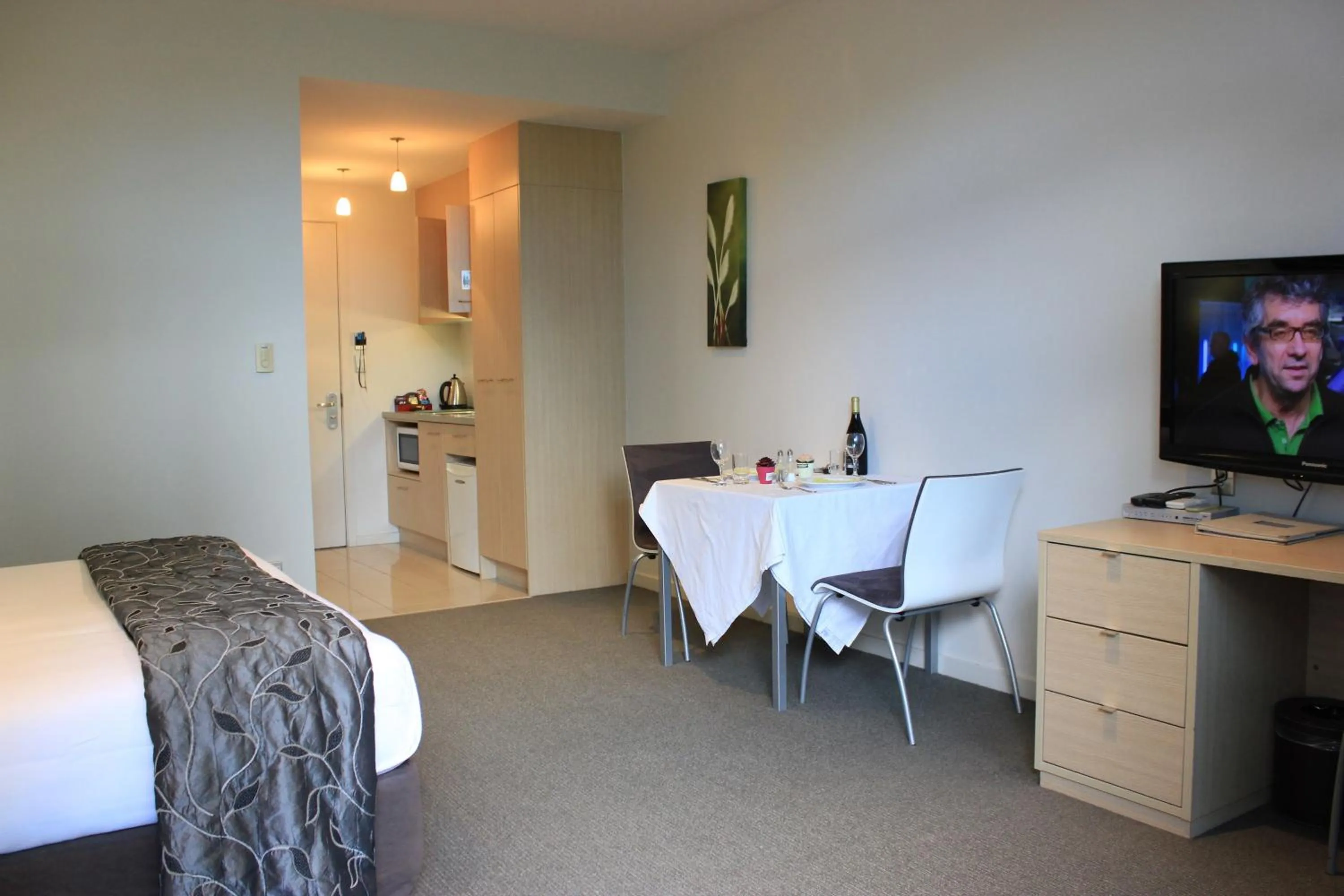 Decorative detail, Bed in Waves