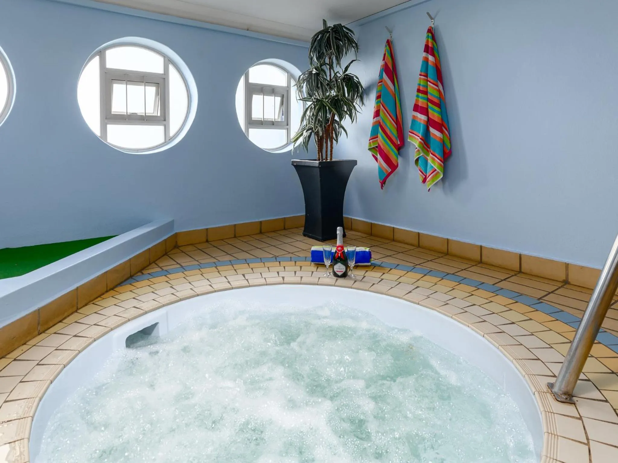 Hot Tub in Durban Spa