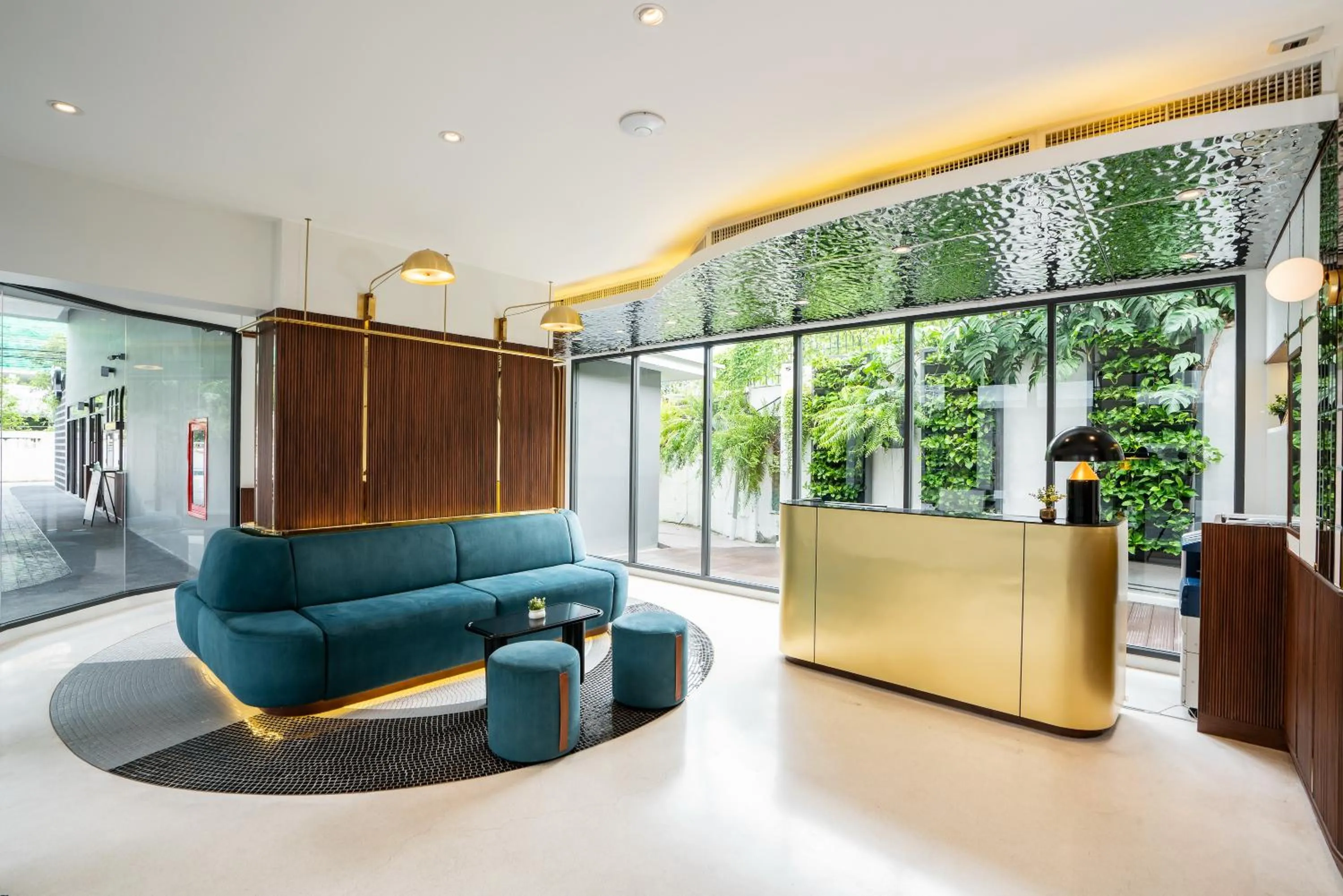 Seating area in Hotel Amber Sukhumvit 85