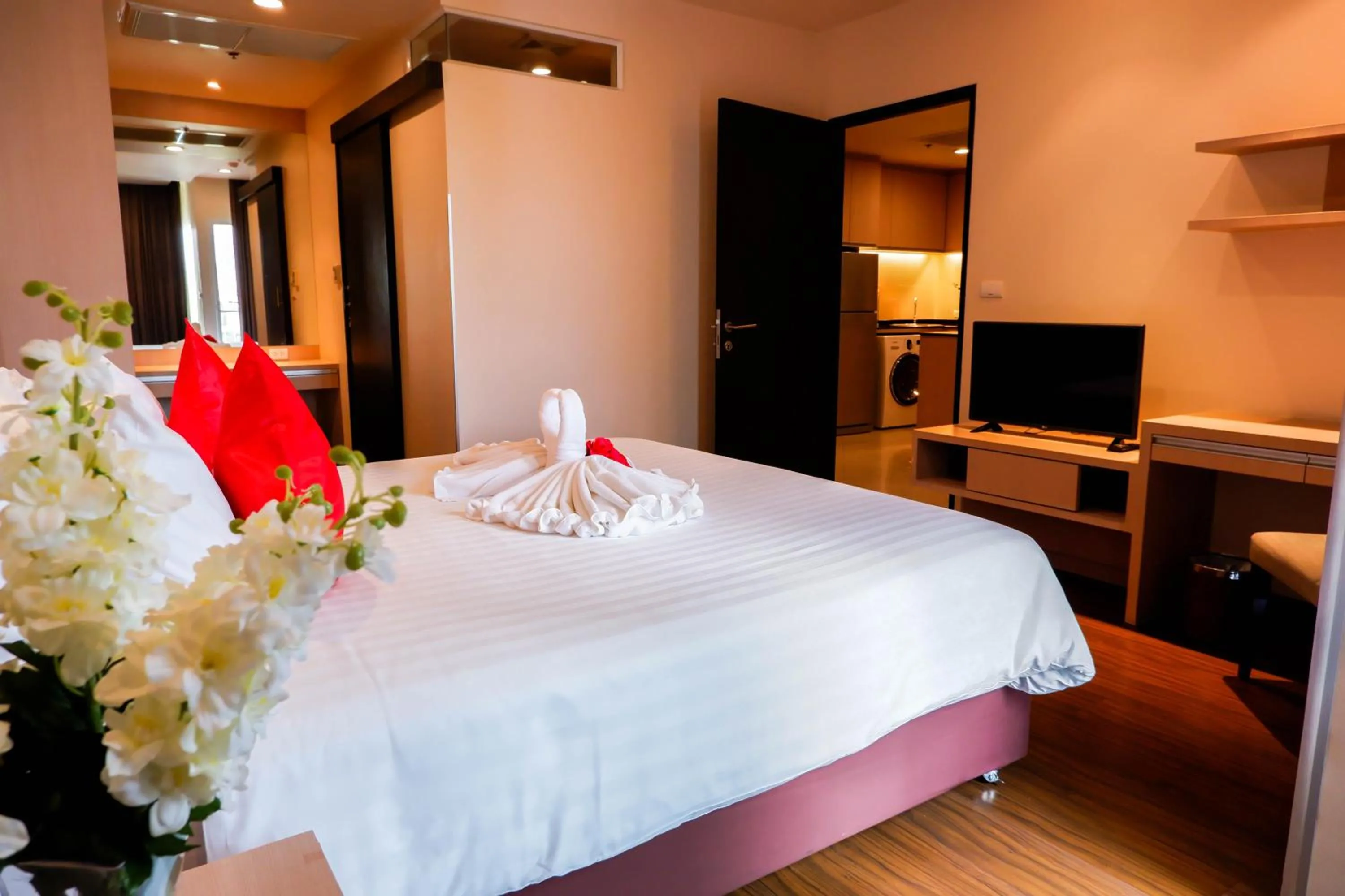 Bedroom, Bed in Park Village Rama II