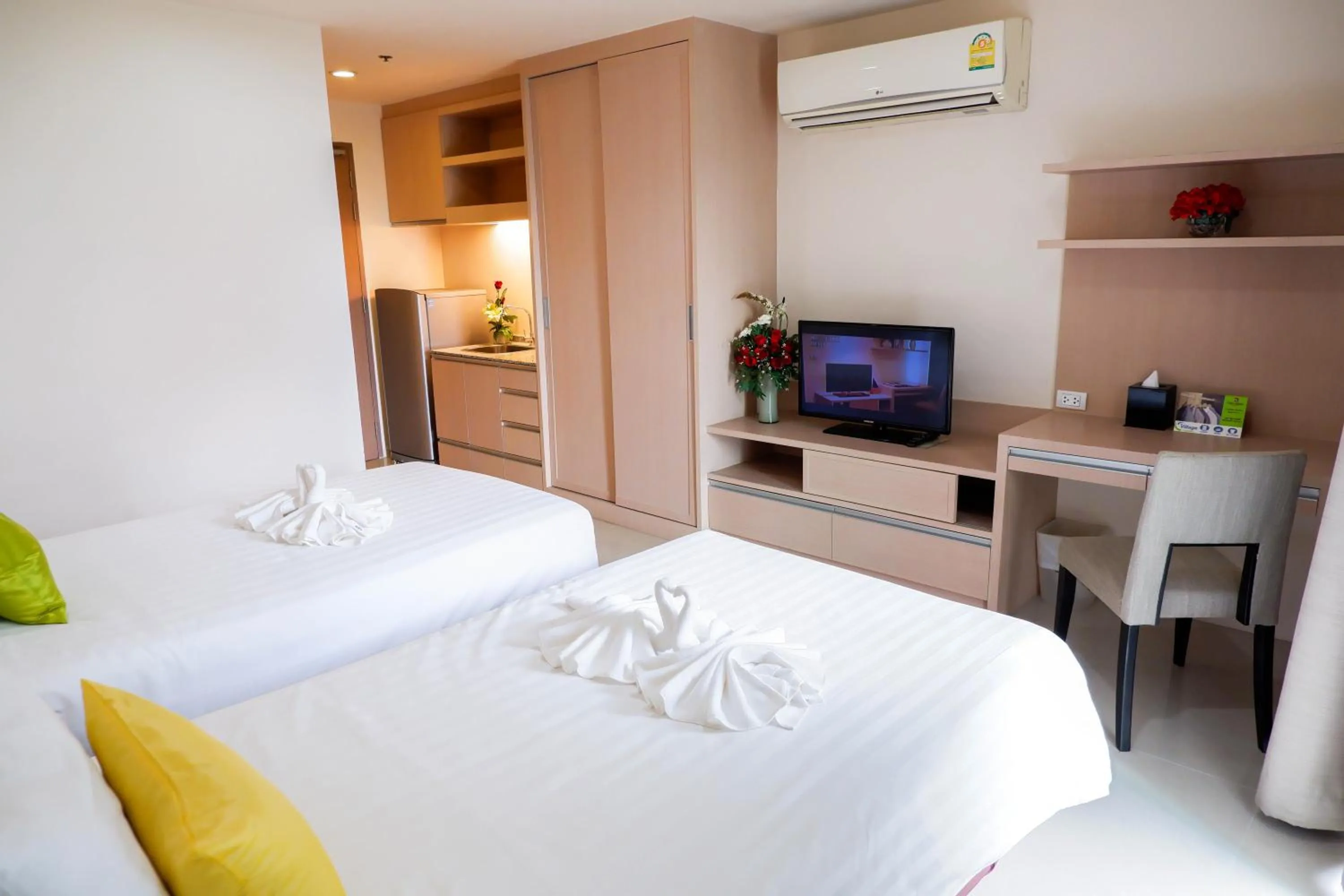 Bedroom, Bed in Park Village Rama II