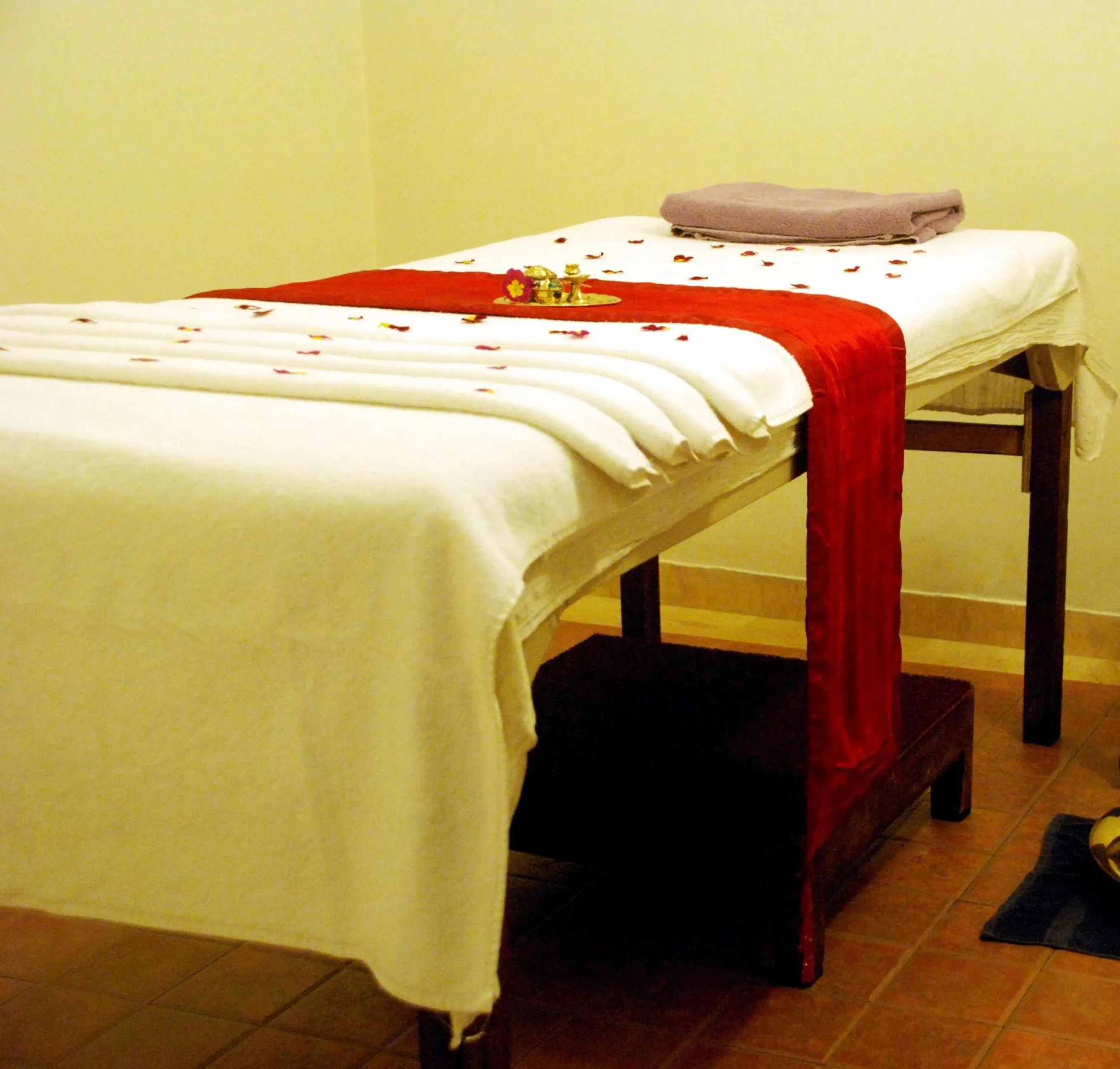 Spa and wellness centre/facilities, Bed in Namah Nainital, a member of Radisson Individuals Retreats