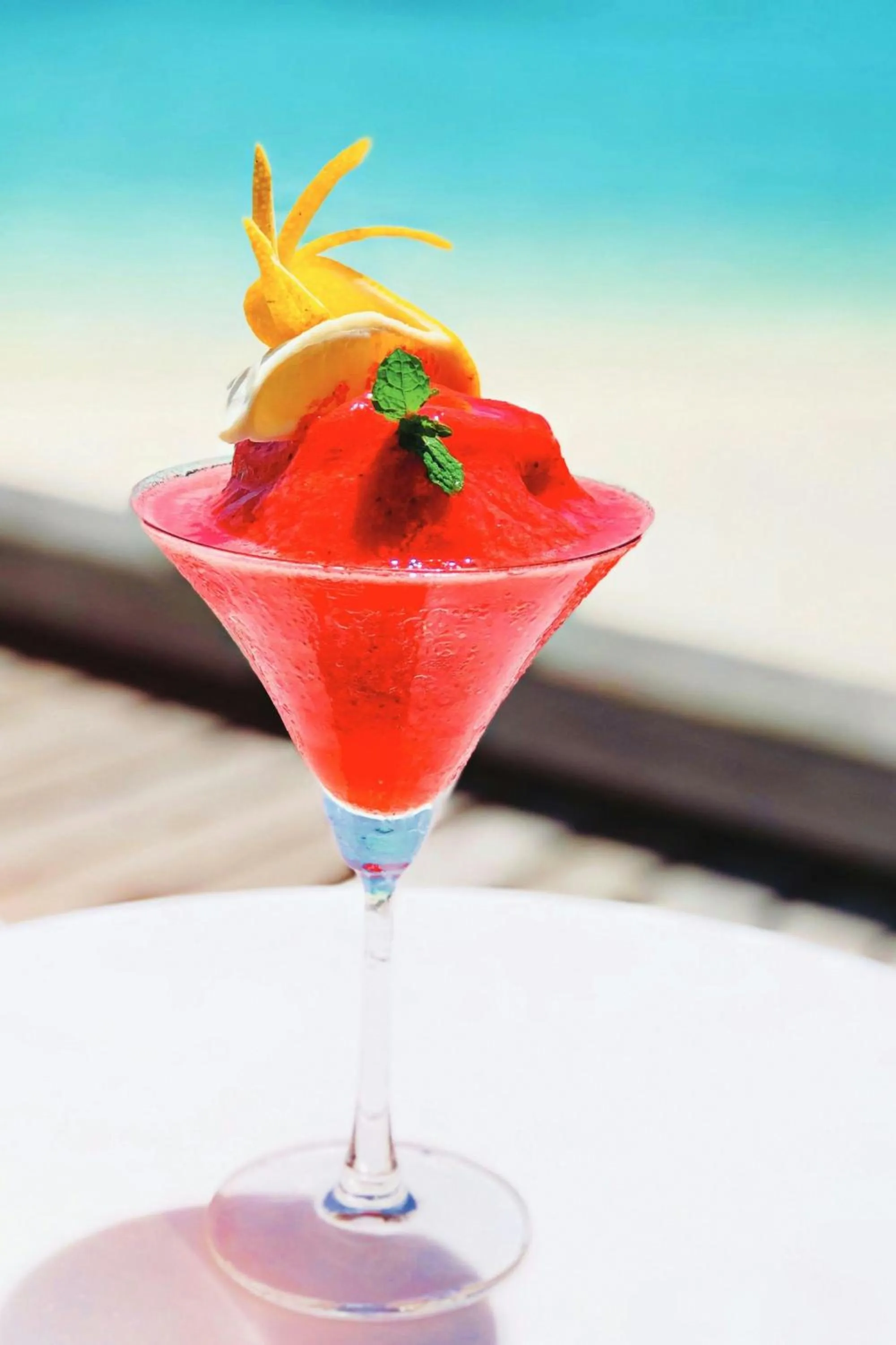 Beach in Sheraton Maldives Full Moon Resort & Spa