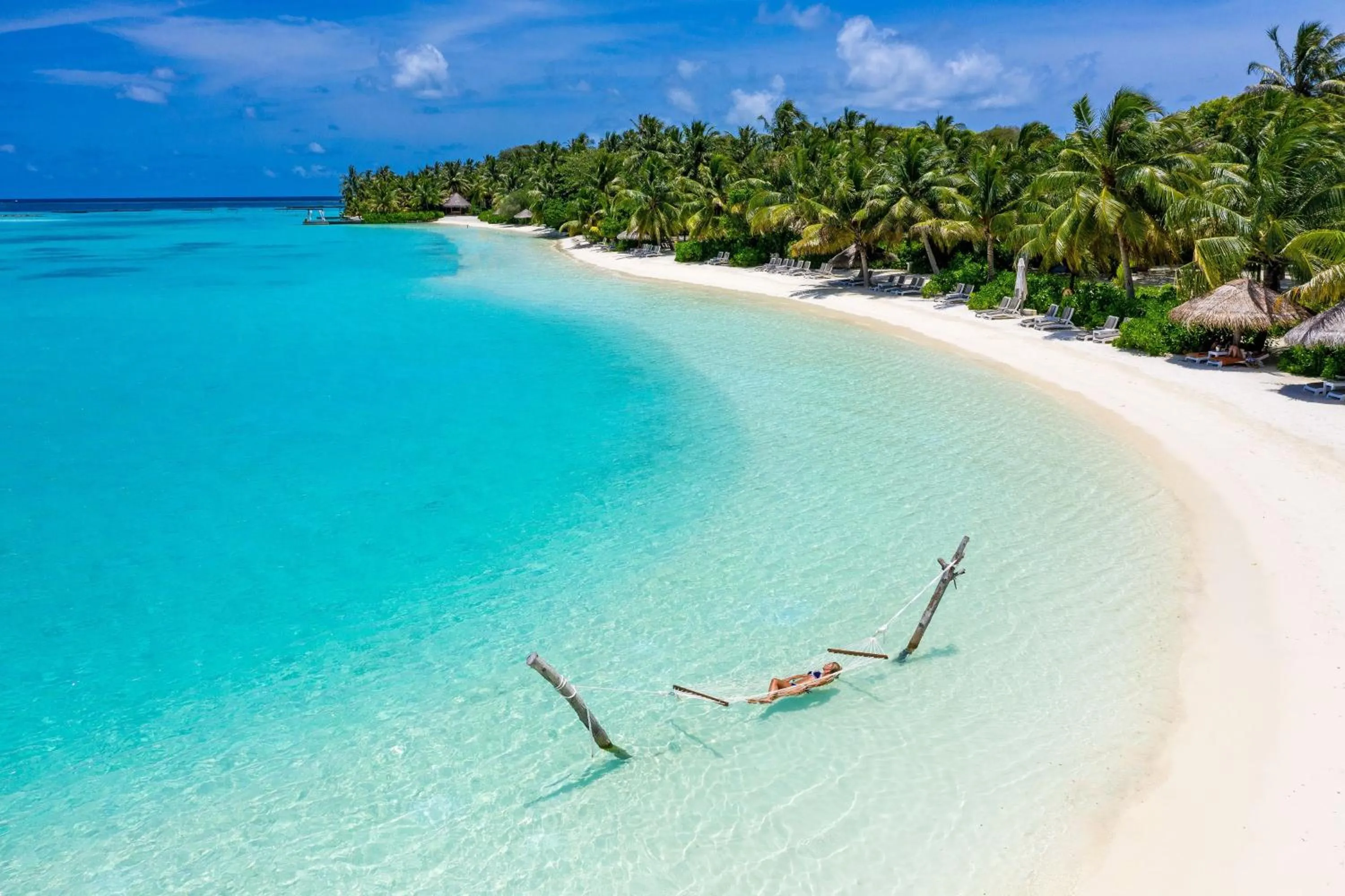 Beach in Sheraton Maldives Full Moon Resort & Spa