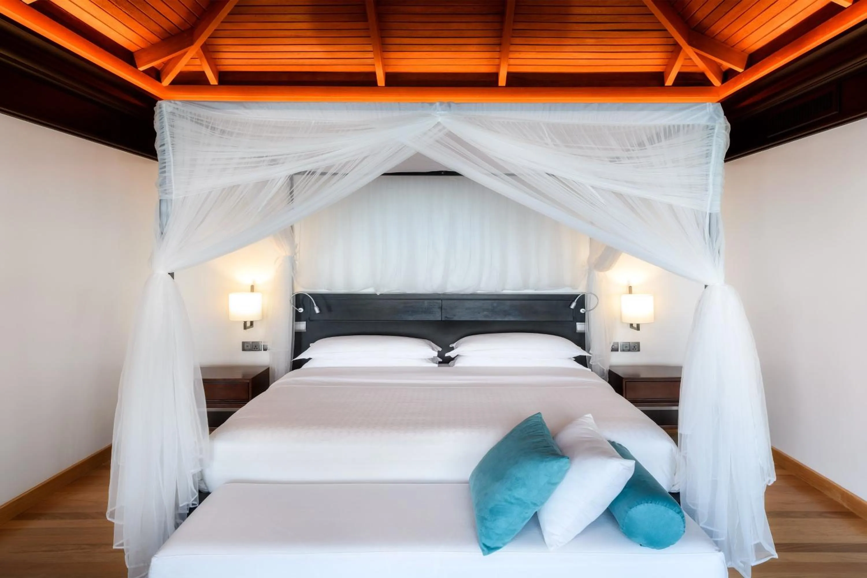 Bedroom, Bed in Sheraton Maldives Full Moon Resort & Spa