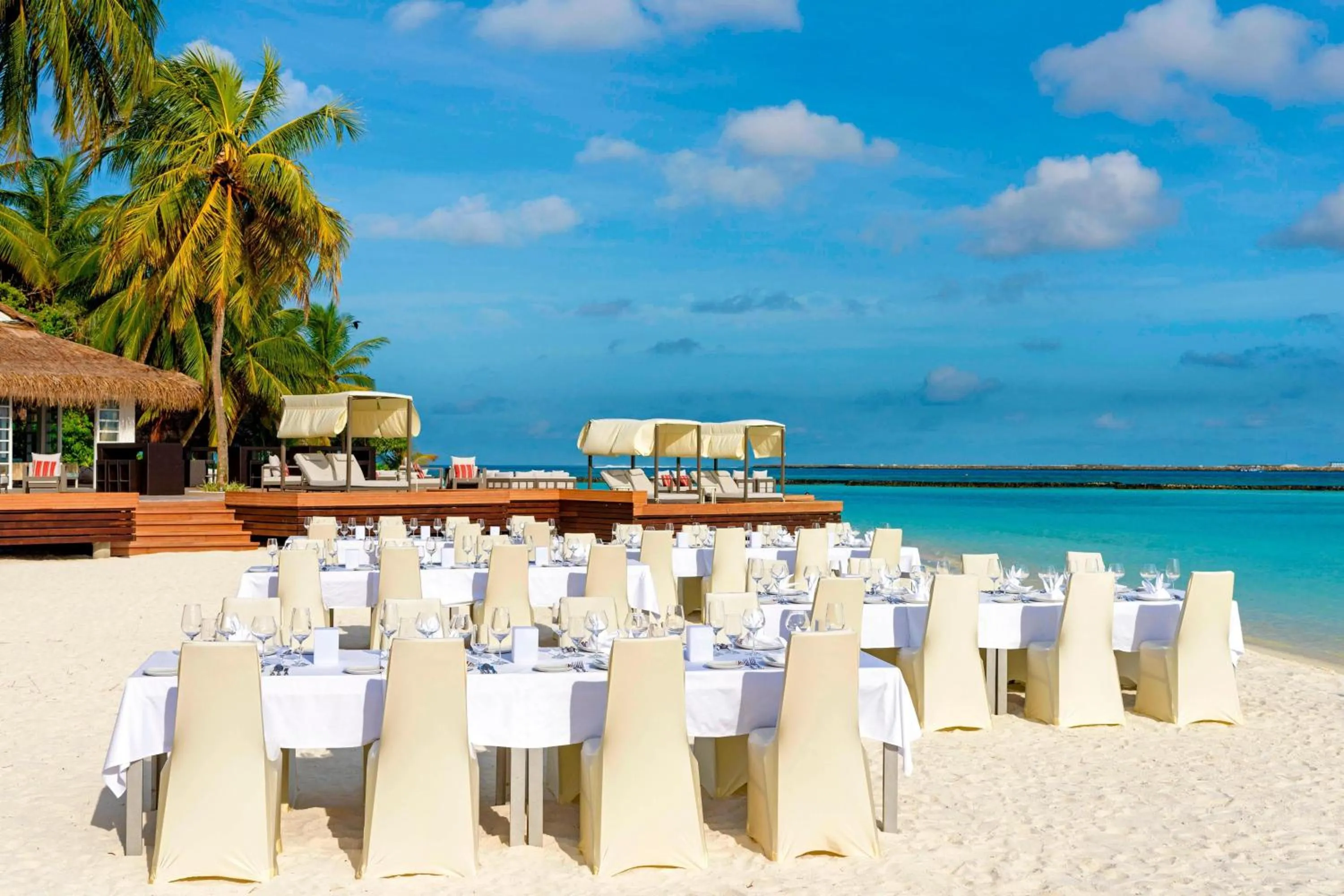 Beach in Sheraton Maldives Full Moon Resort & Spa