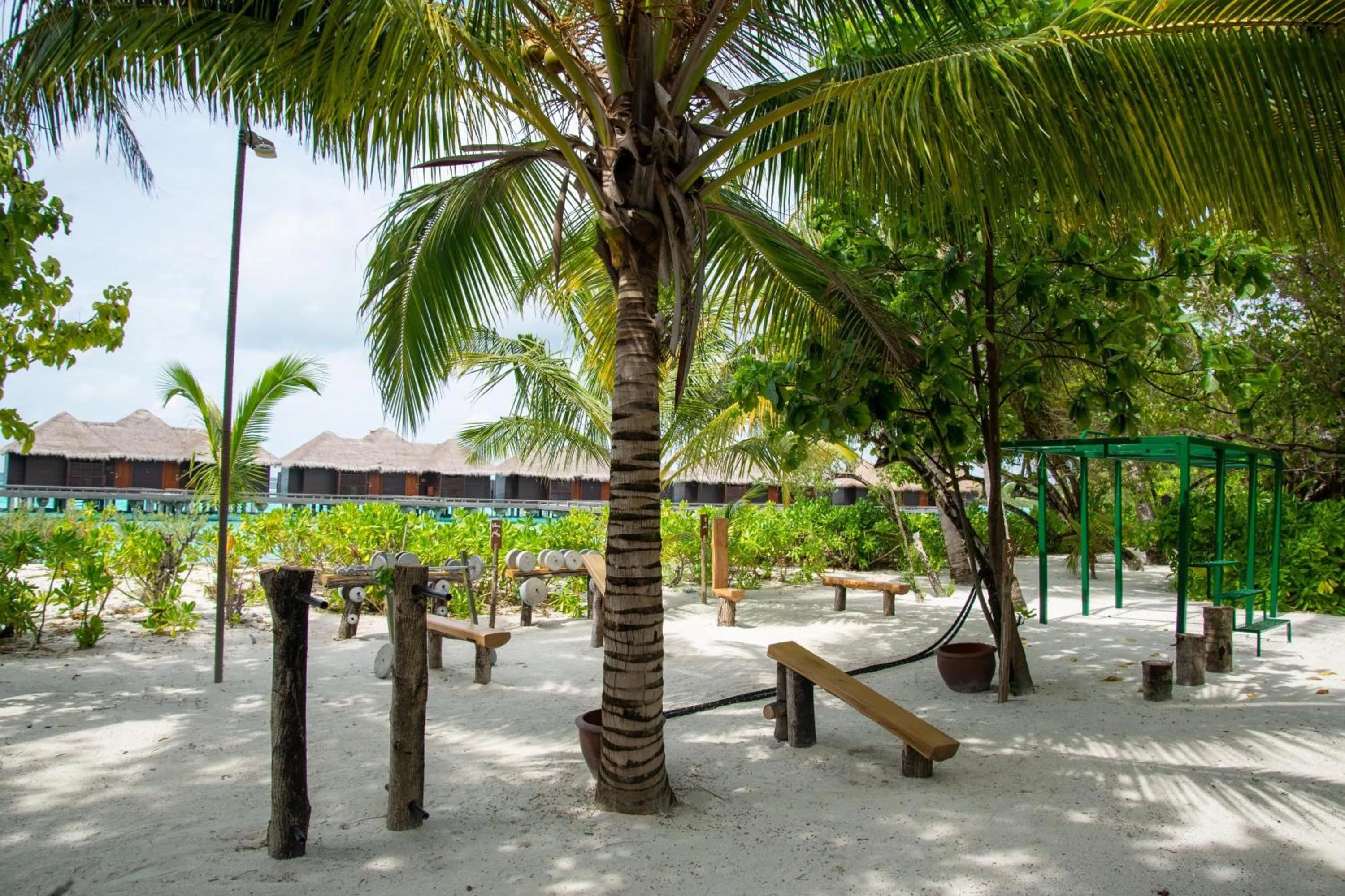 Area and facilities in Sheraton Maldives Full Moon Resort & Spa