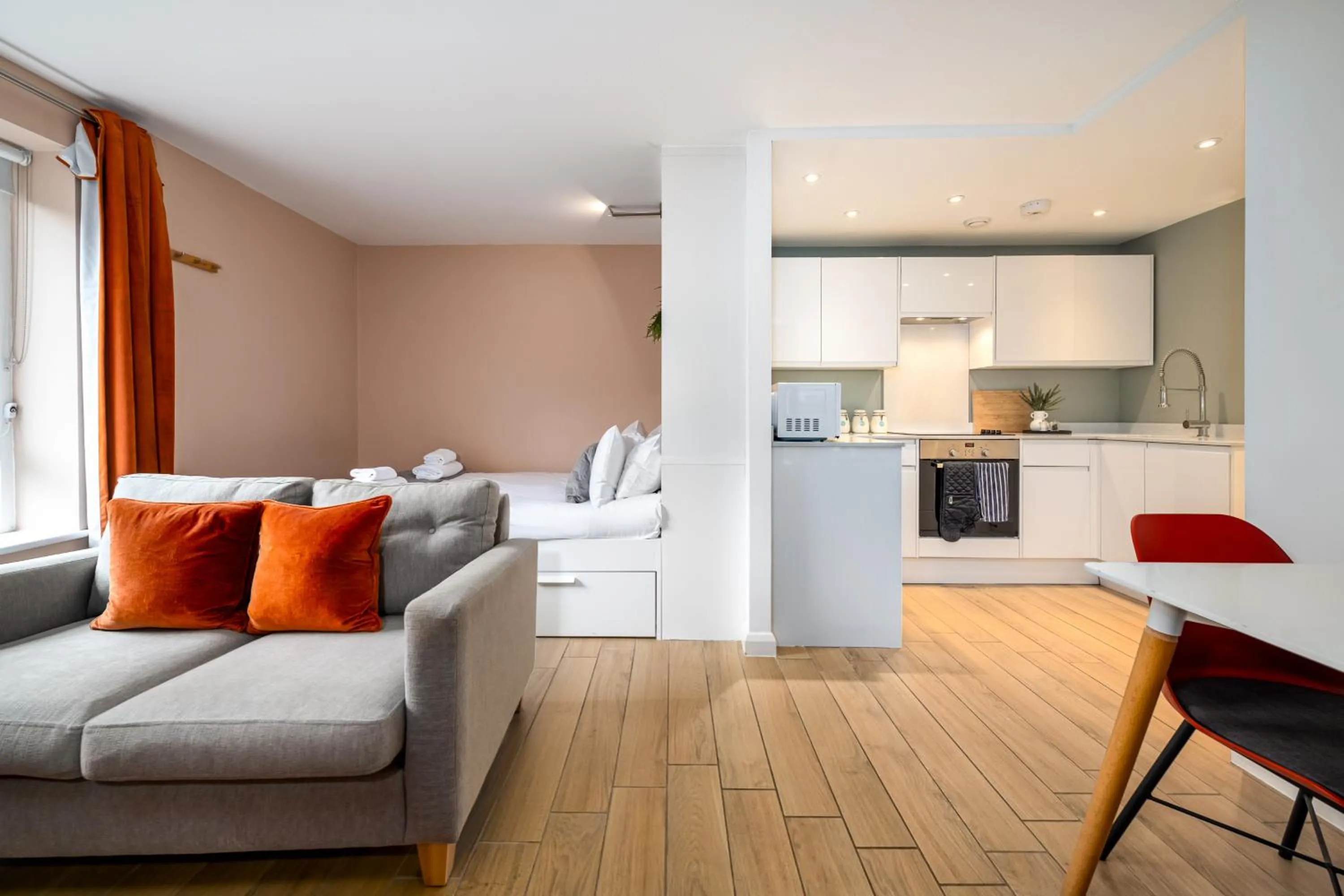 Photo of the whole room in Alison Court - Urban Apartments