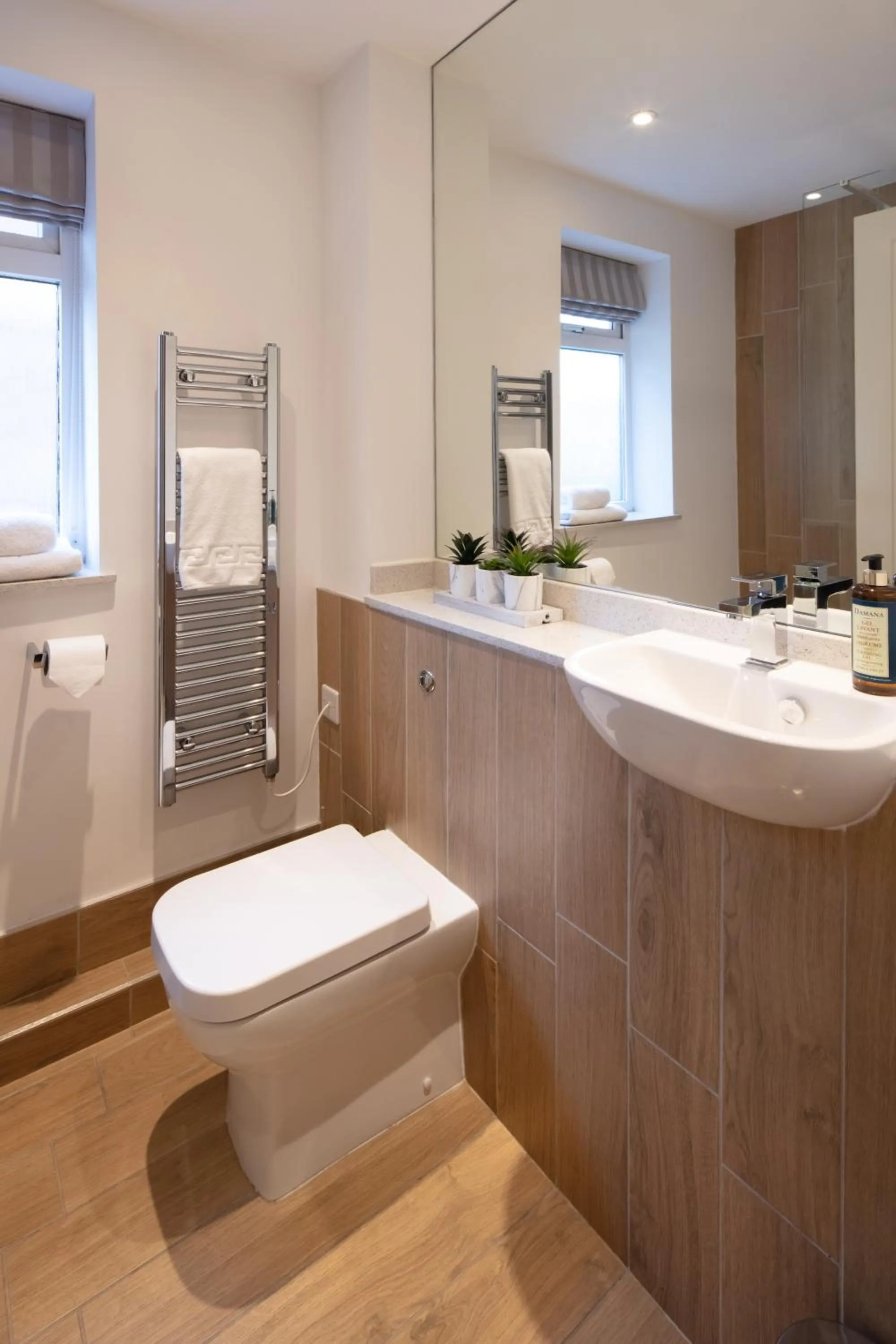 Bathroom in Alison Court - Urban Apartments