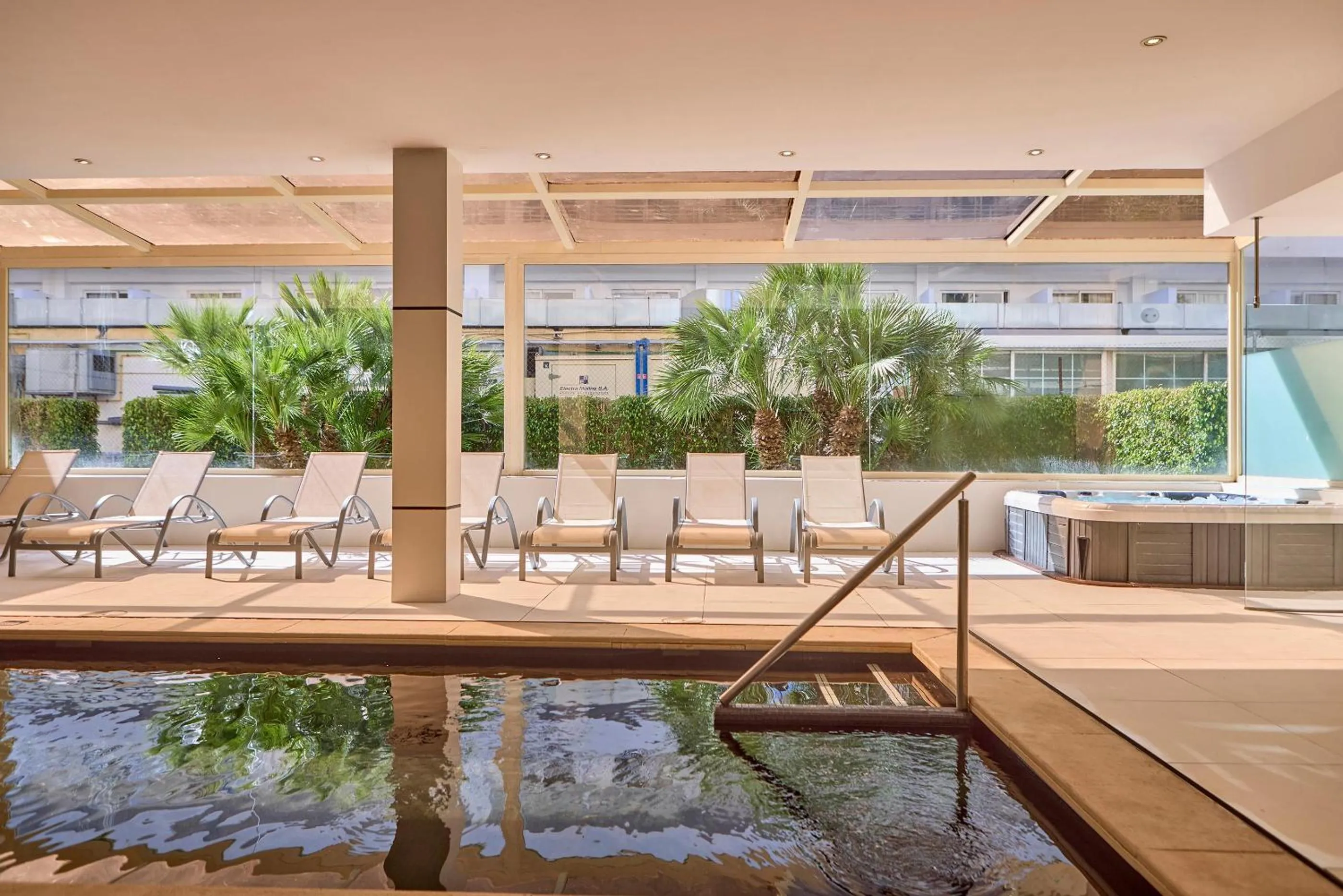 Swimming pool in Zafiro Rey Don Jaime