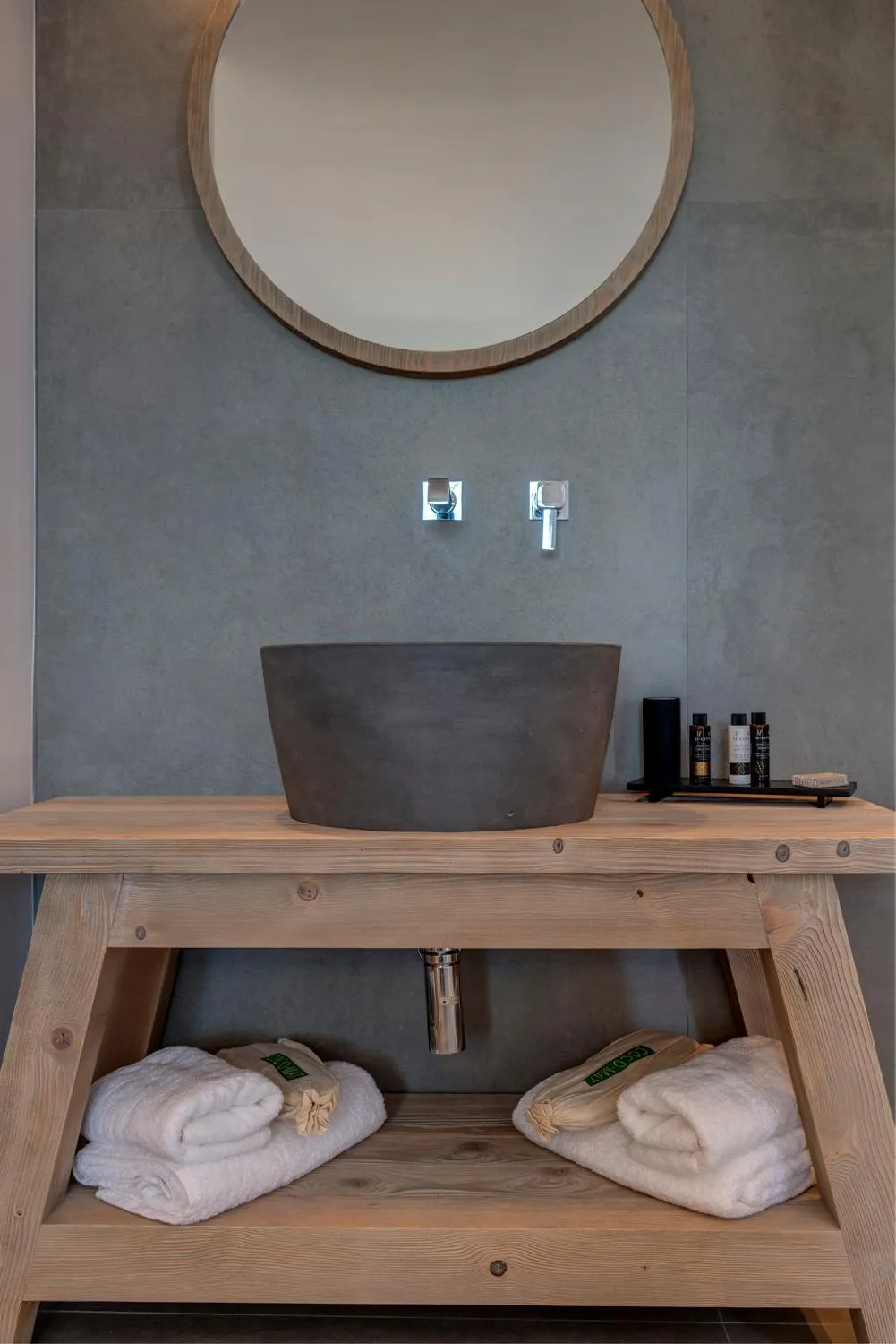 Bathroom, Bed in Elia Mykonos Resort