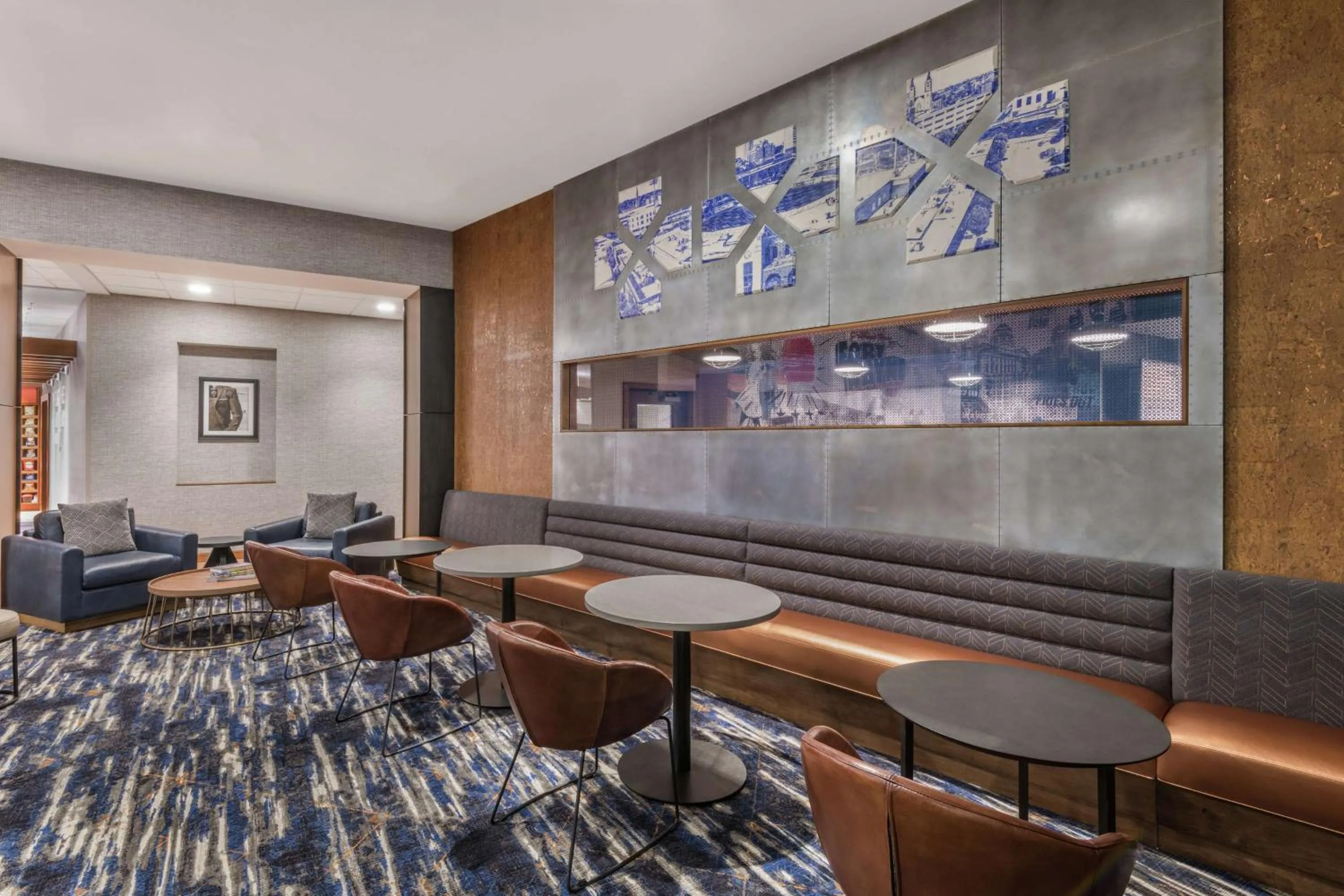 Lobby or reception in Hampton Inn & Suites Fort Wayne Downtown
