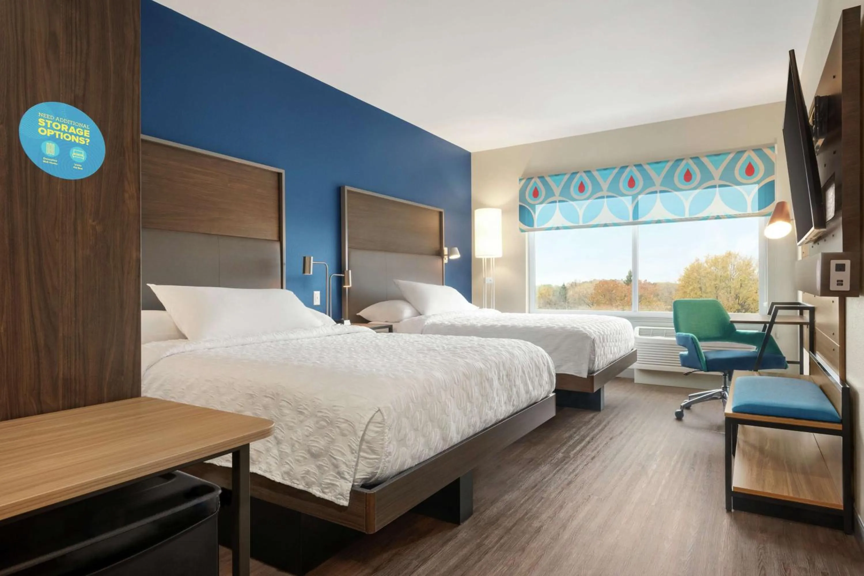 Bedroom, Bed in Tru By Hilton Milwaukee Brookfield