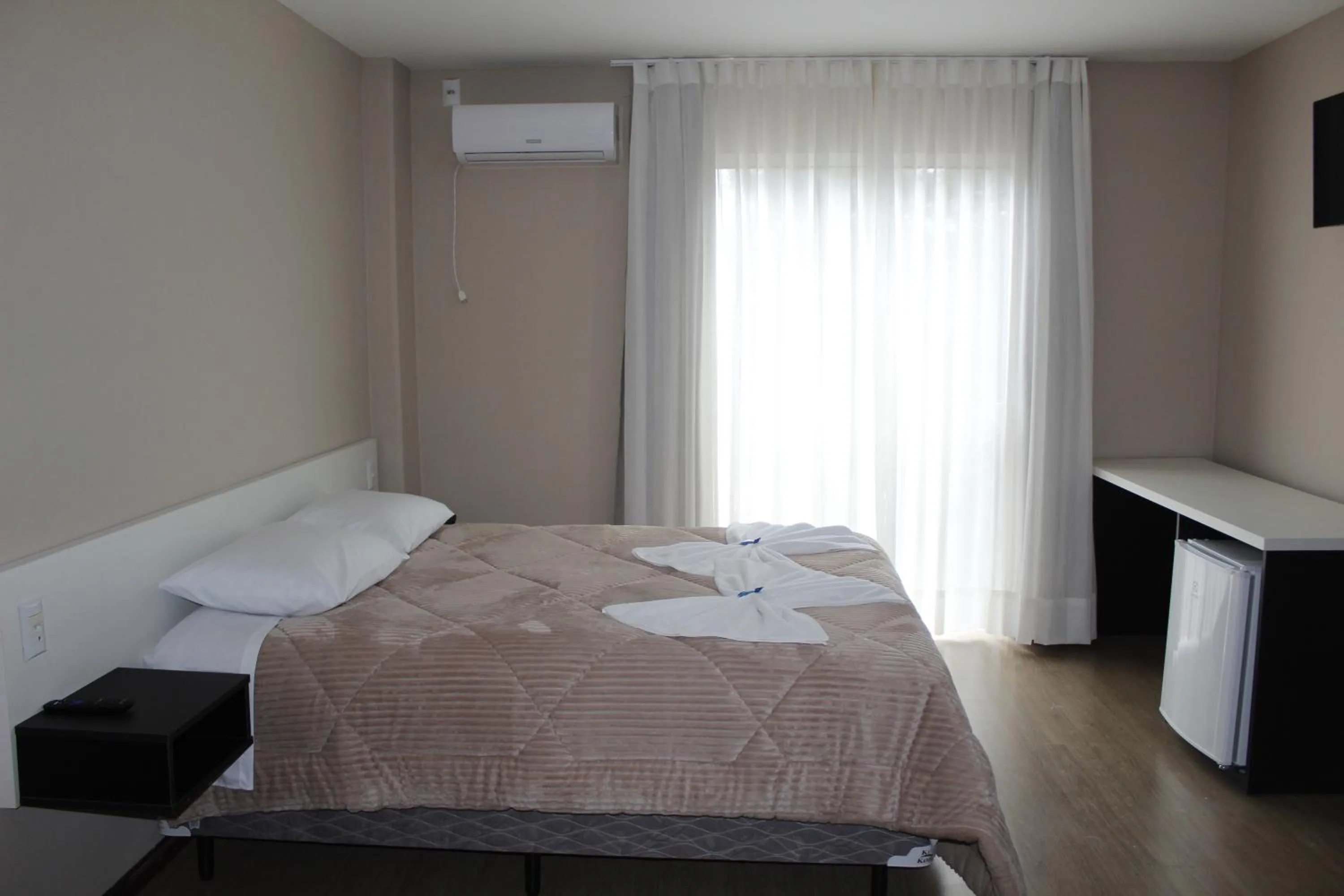 Photo of the whole room, Bed in Pousada Essência Serrana Gramado