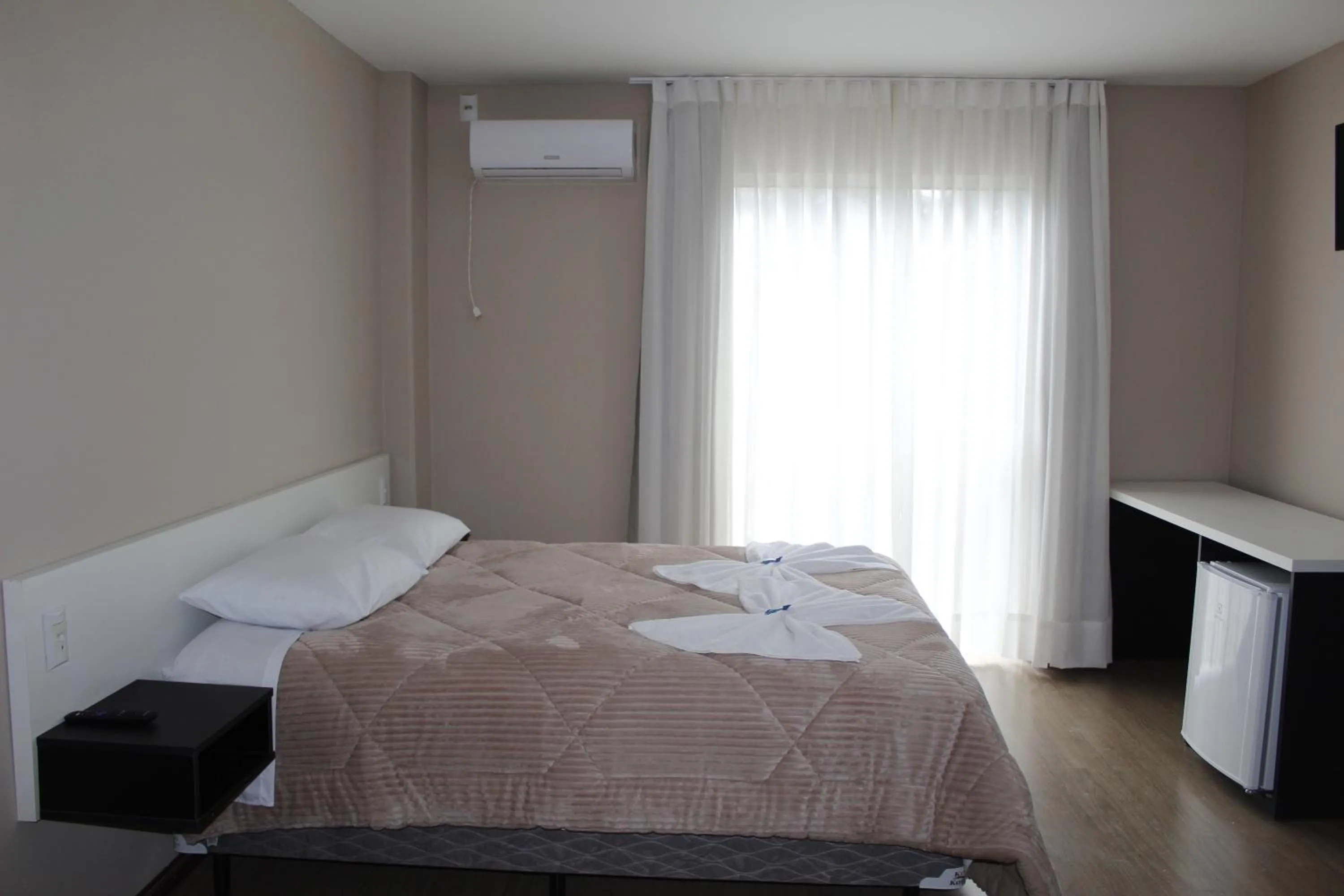 Photo of the whole room, Bed in Pousada Essência Serrana Gramado