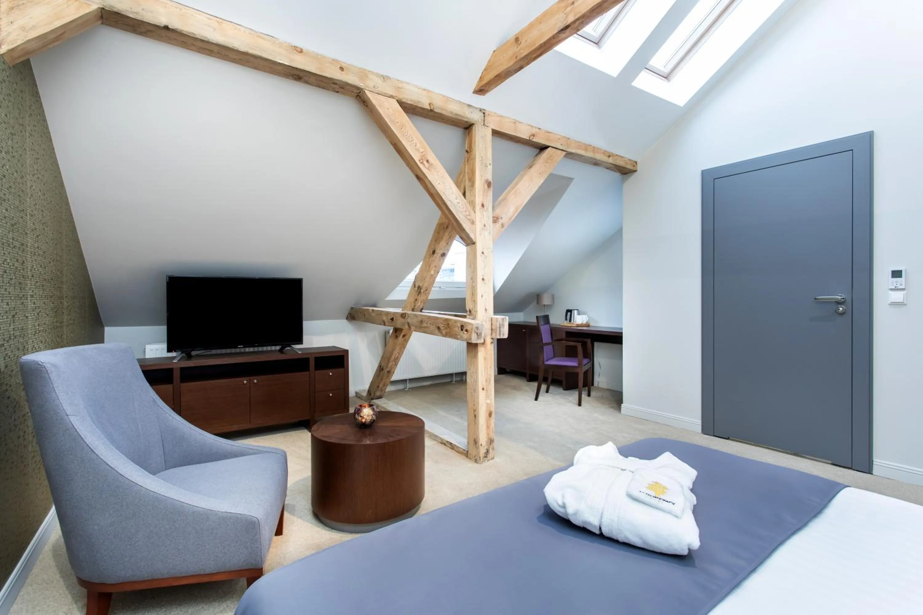 TV and multimedia, Bed in Jakubowy Hotel