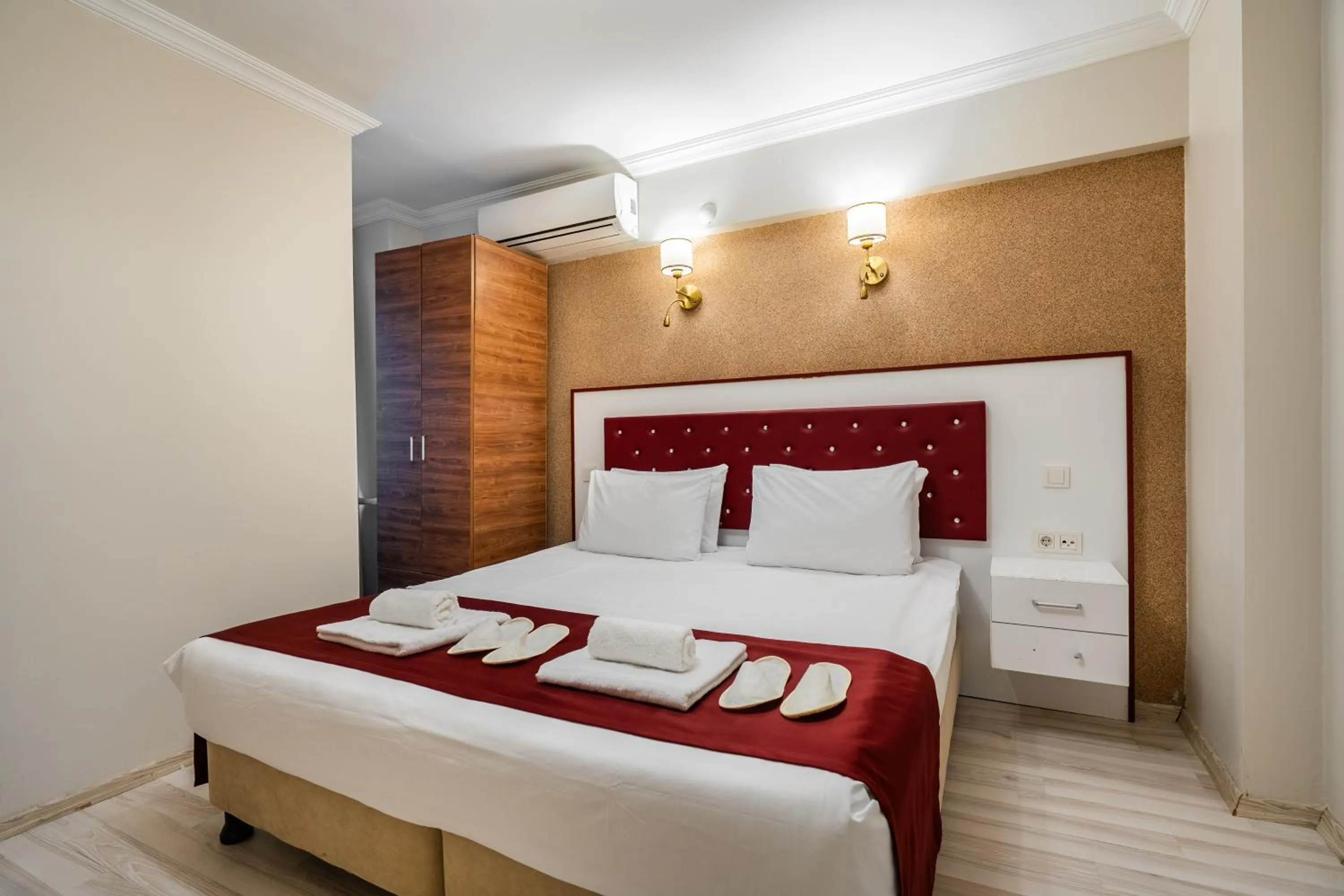 Bed in Cihangir Palace Hotel