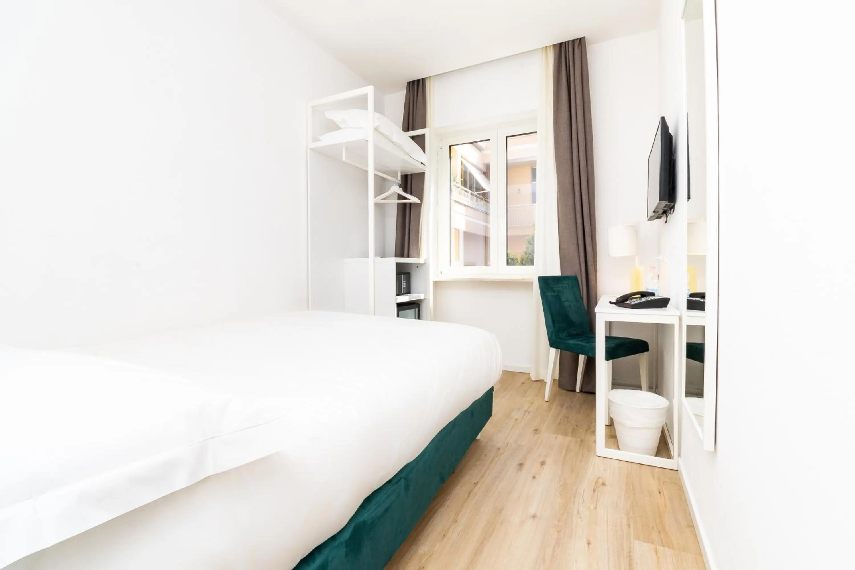 Photo of the whole room, Bed in Hotel Isabella Sorrento