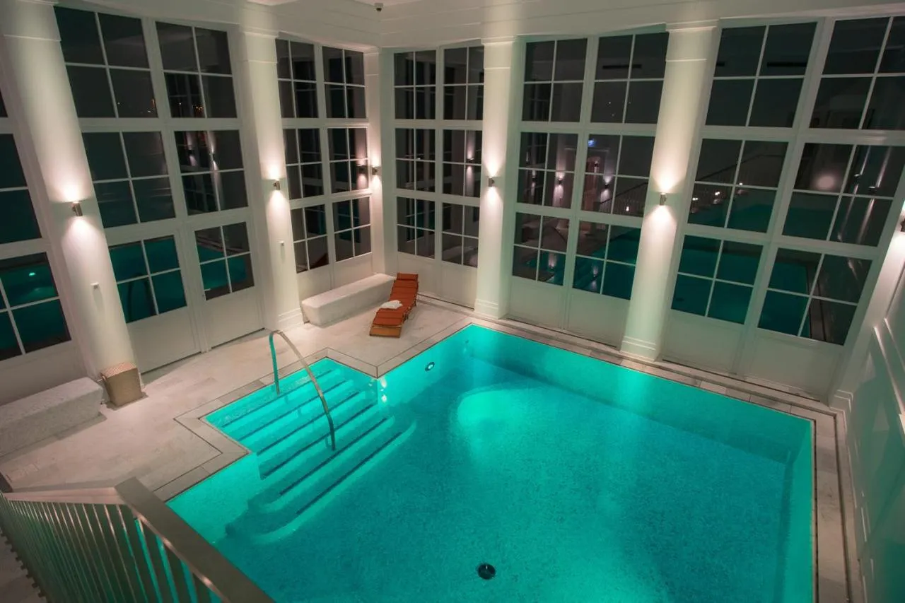 Swimming pool in Lahntalhotel Feudingen